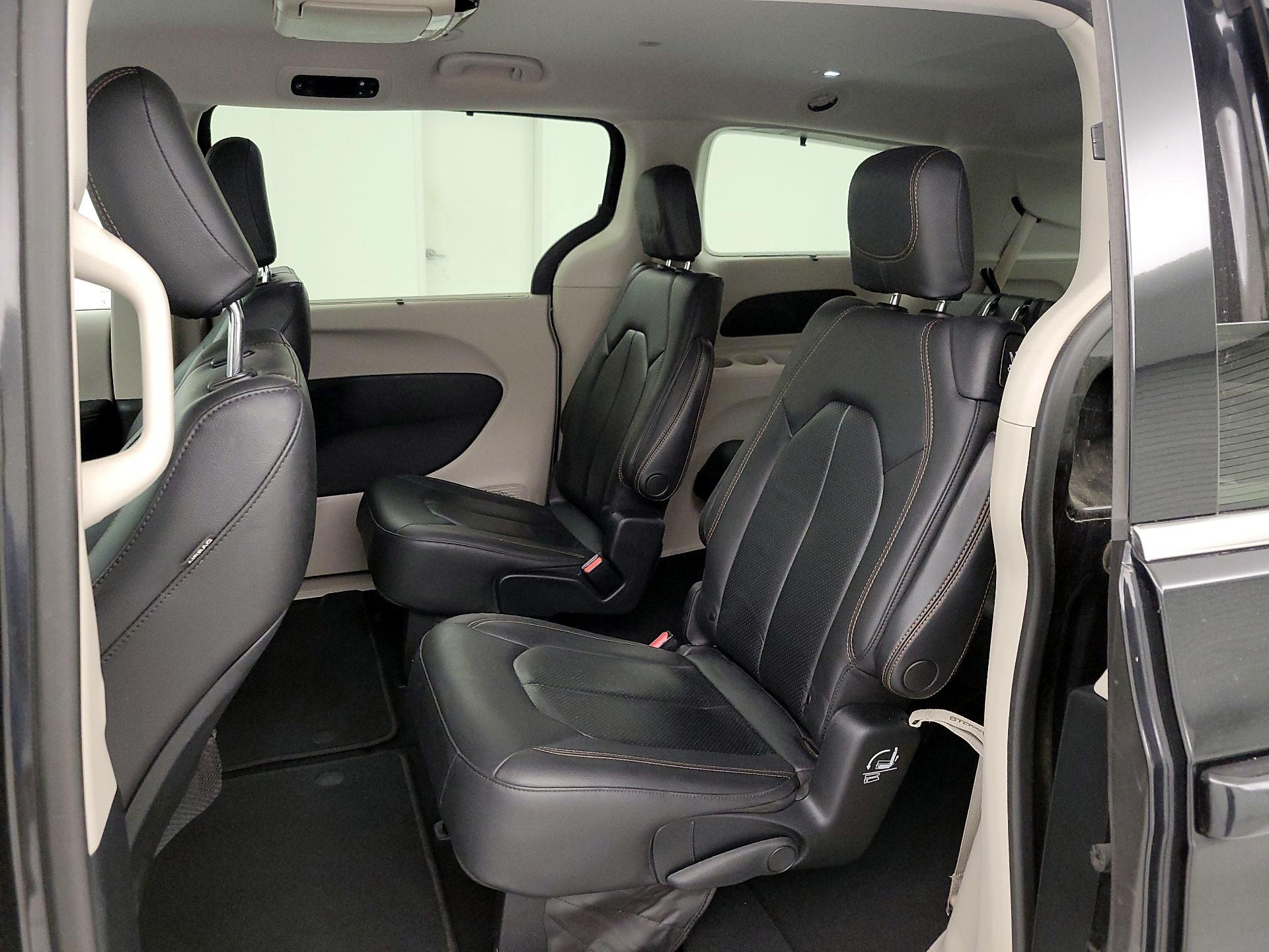 Thumbnail: 2020 Chrysler Pacifica - 19