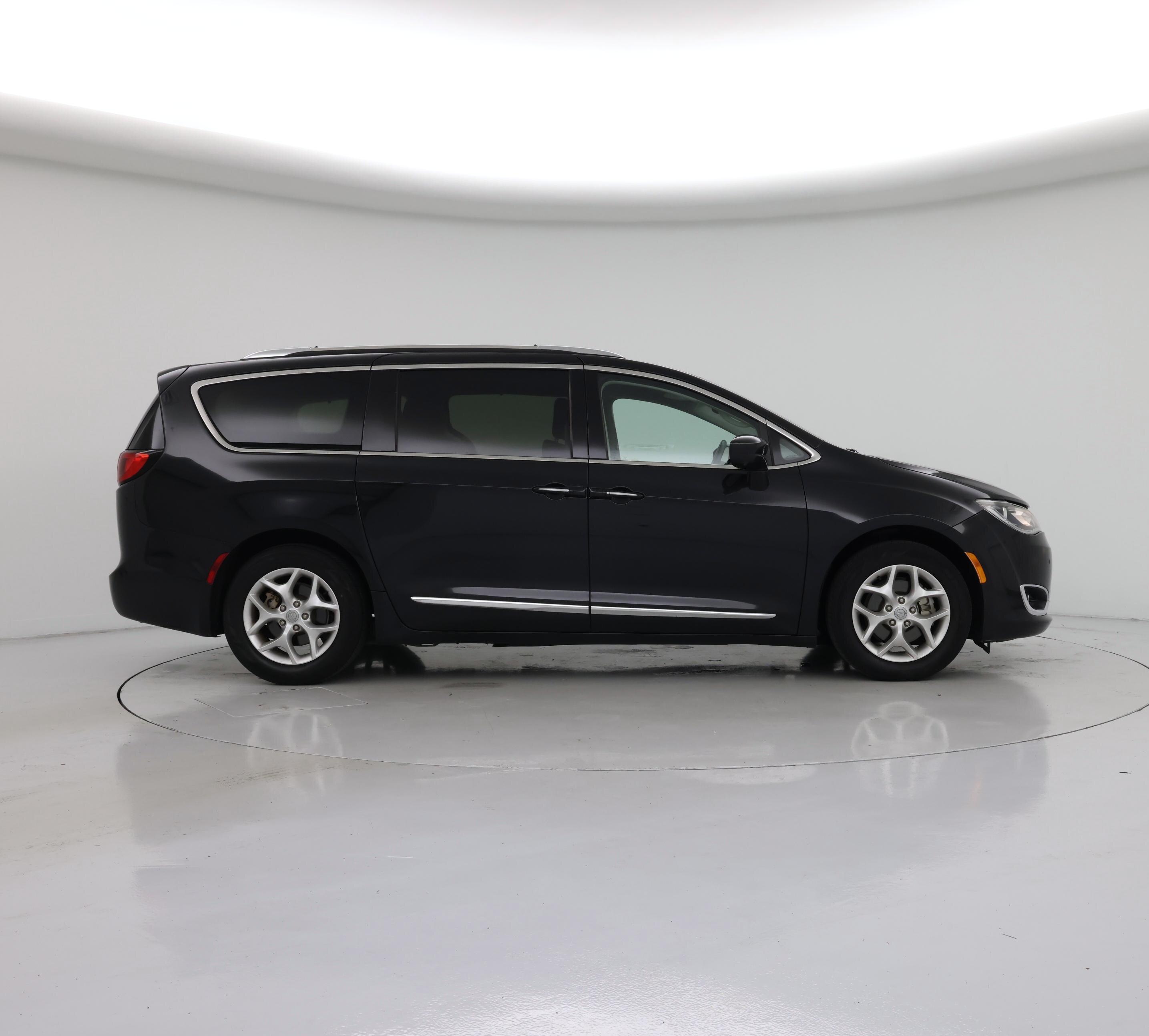 Thumbnail: 2020 Chrysler Pacifica - 7