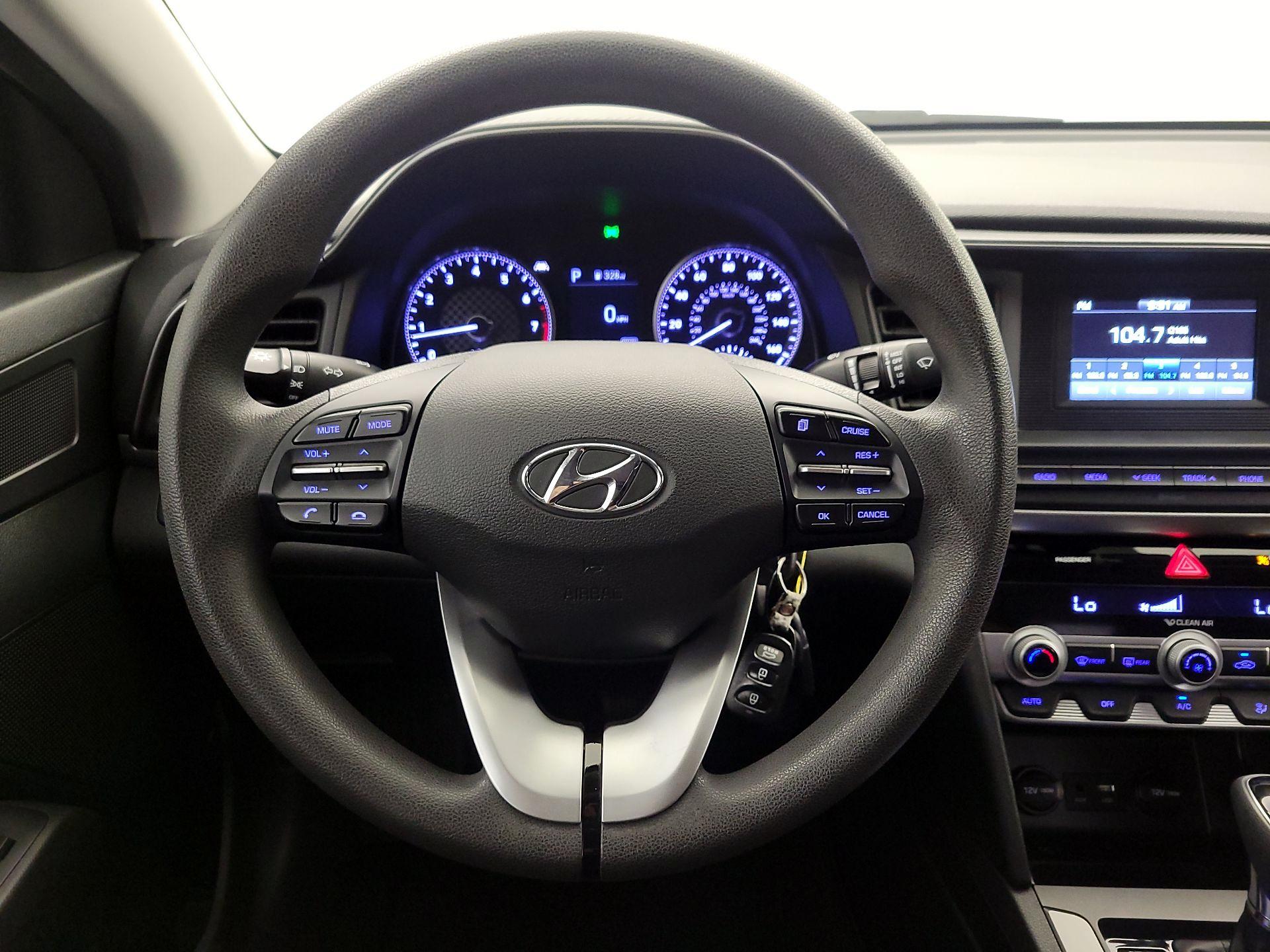 Thumbnail: 2020 Hyundai Elantra - 10