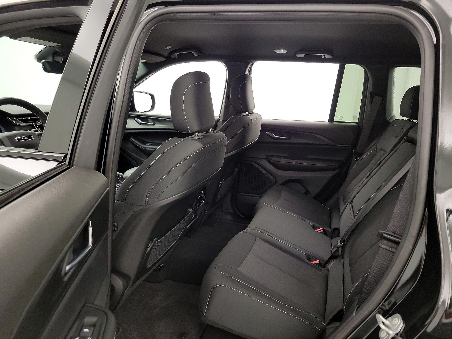 Thumbnail: 2025 Jeep Grand Cherokee - 19
