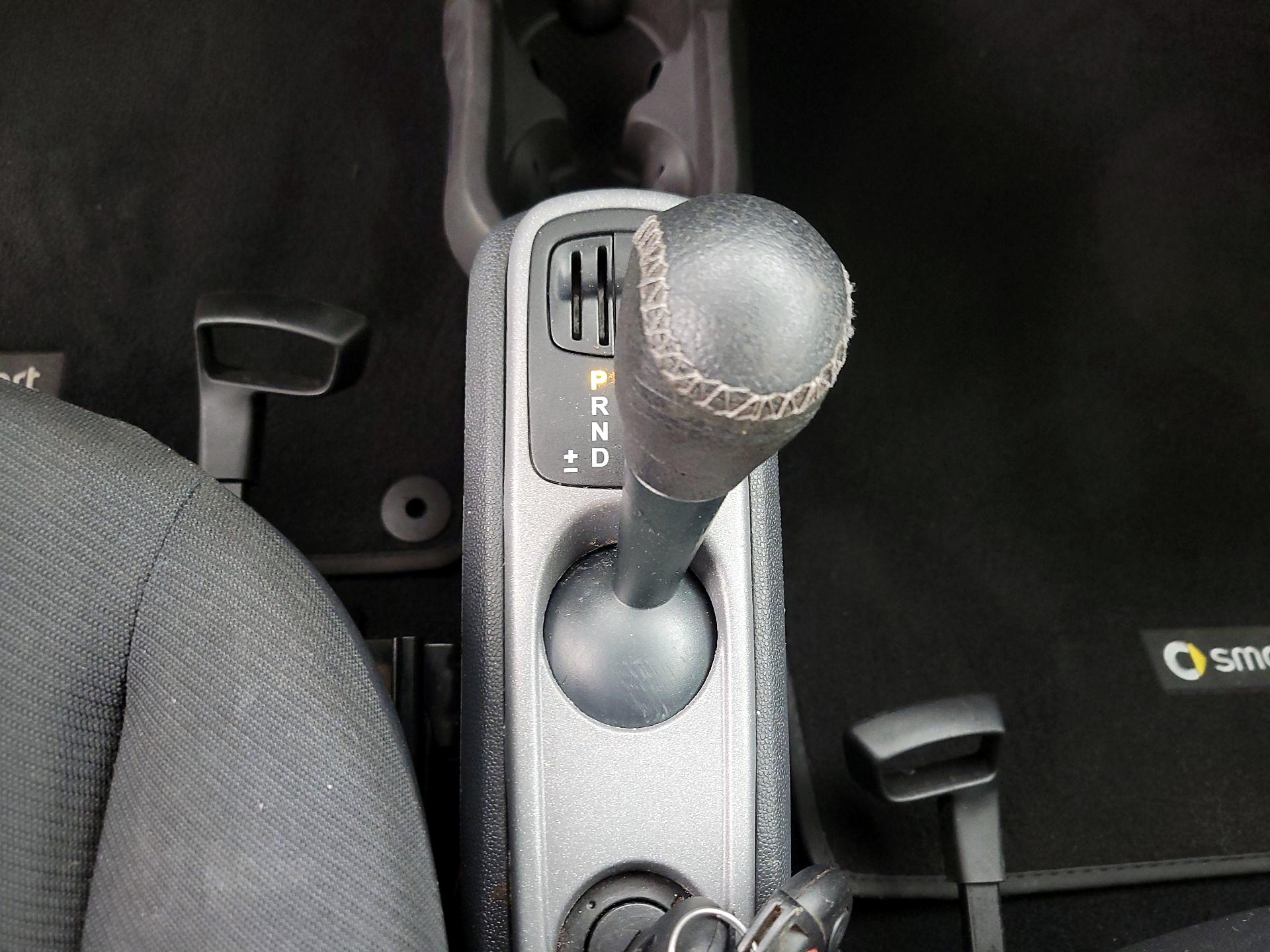 Thumbnail: 2014 smart fortwo - 15