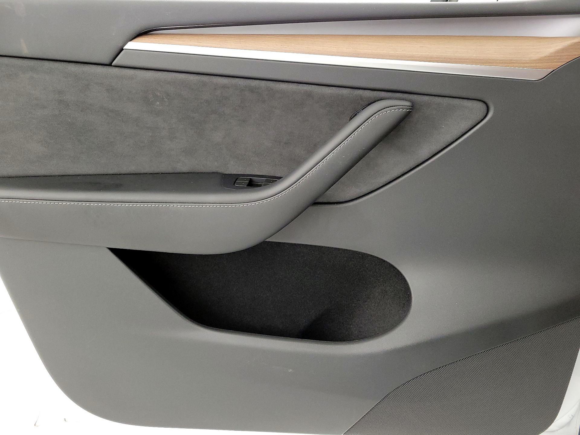 Thumbnail: 2023 Tesla Model Y - 12