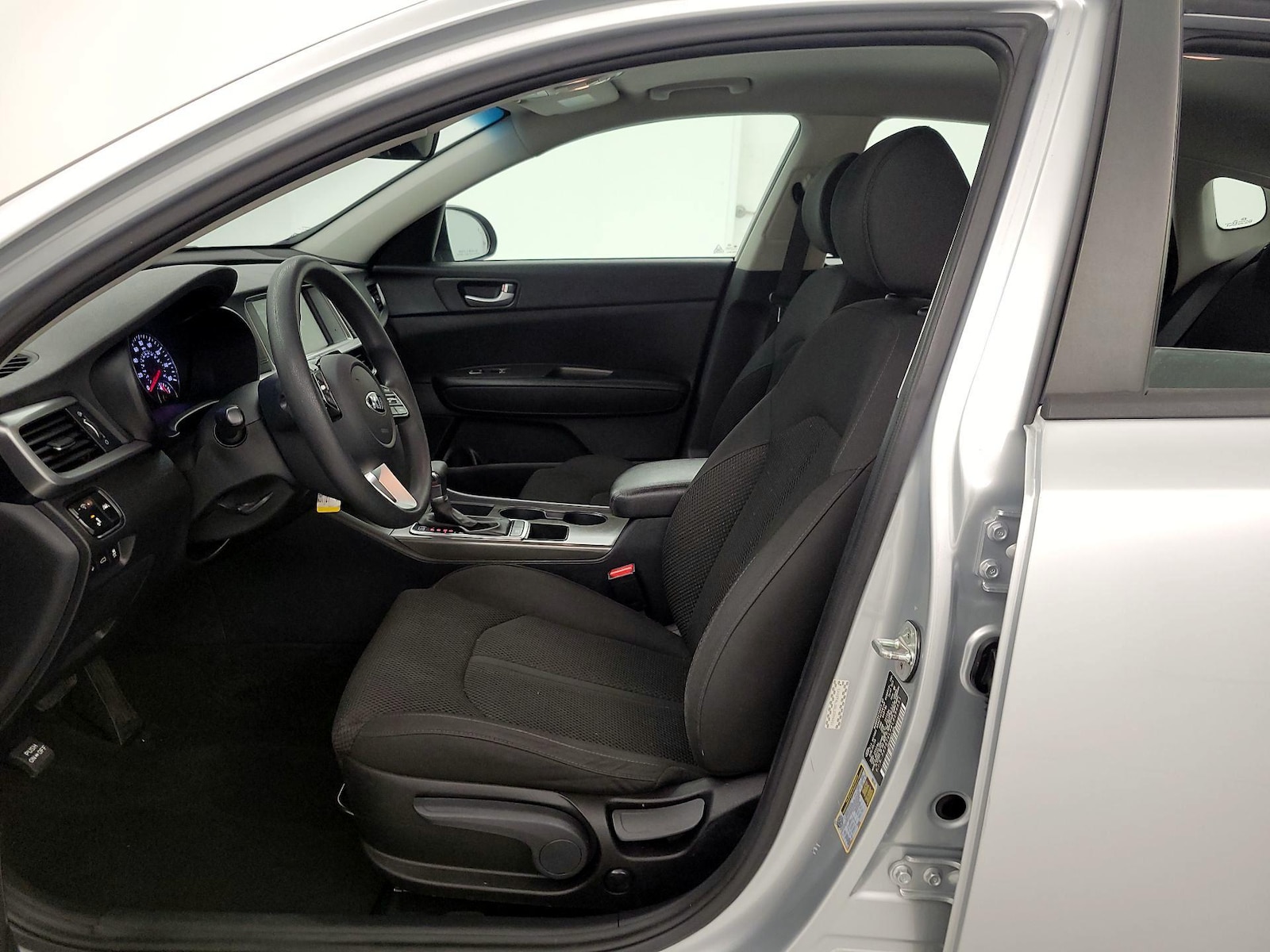 2020 Kia Optima LX - Photo 12