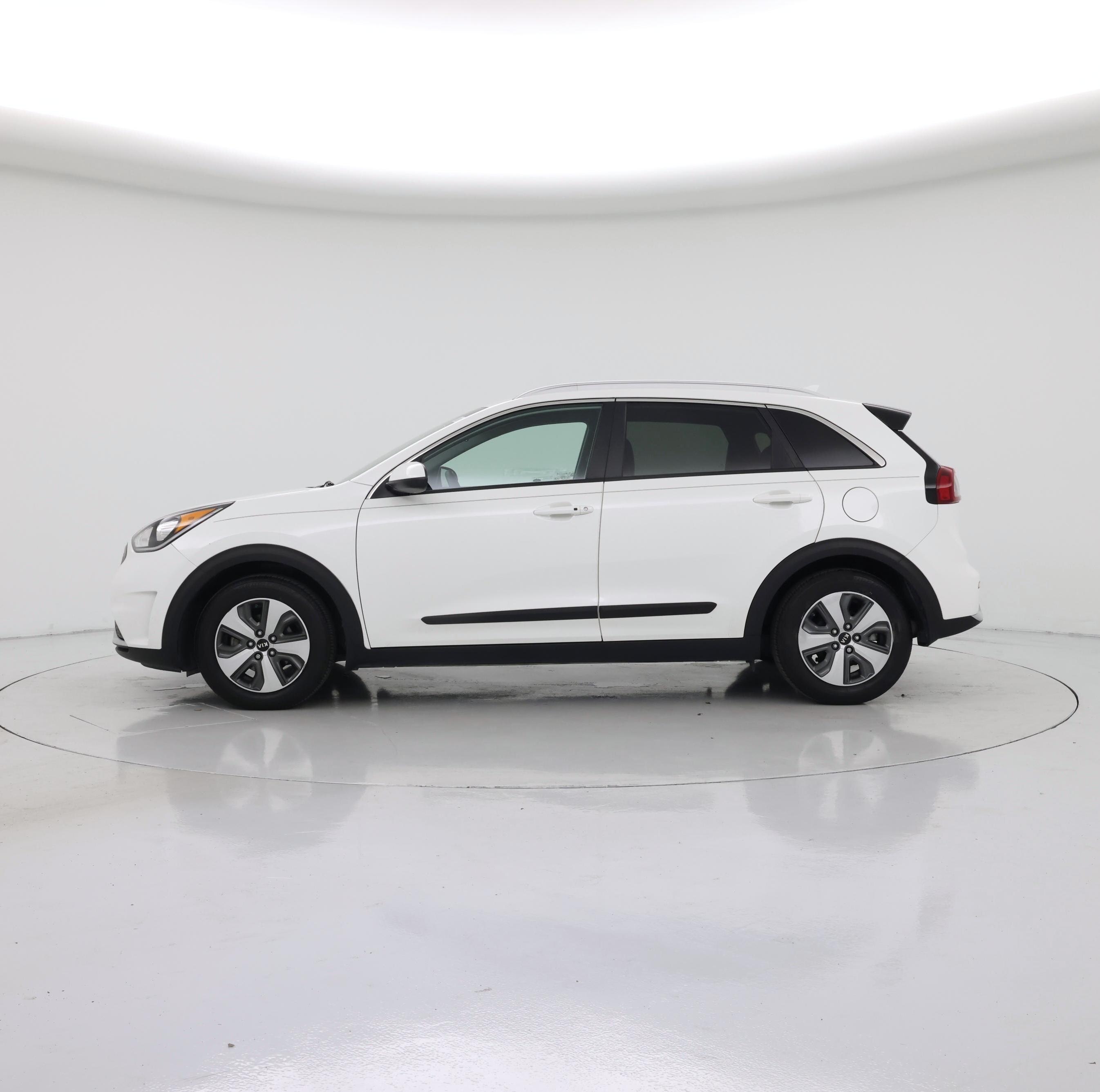 Thumbnail: 2018 Kia Niro - 3