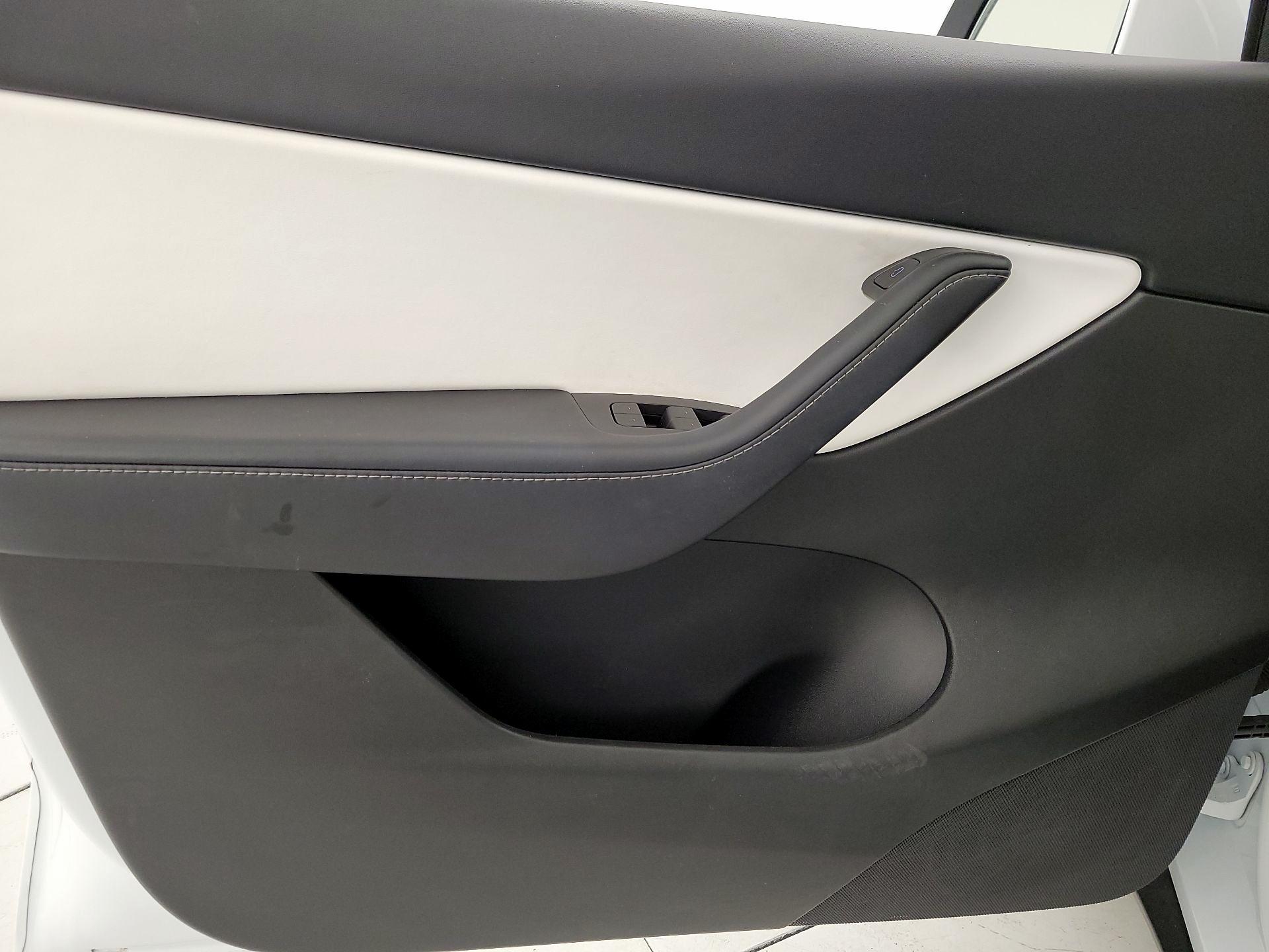 Thumbnail: 2022 Tesla Model Y - 12