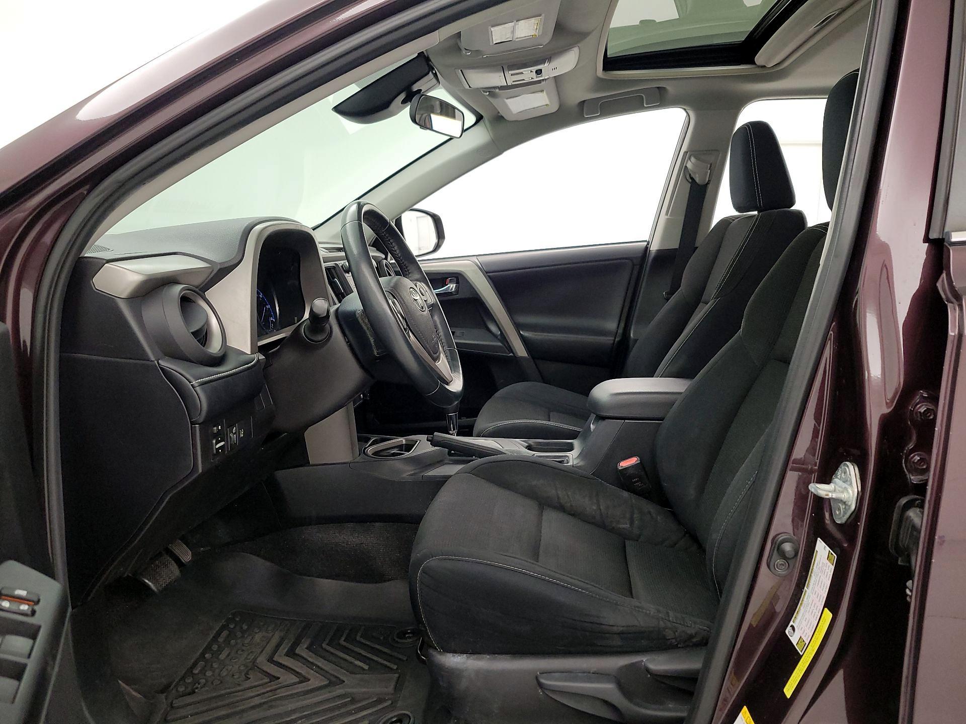 Thumbnail: 2018 Toyota RAV4 - 11
