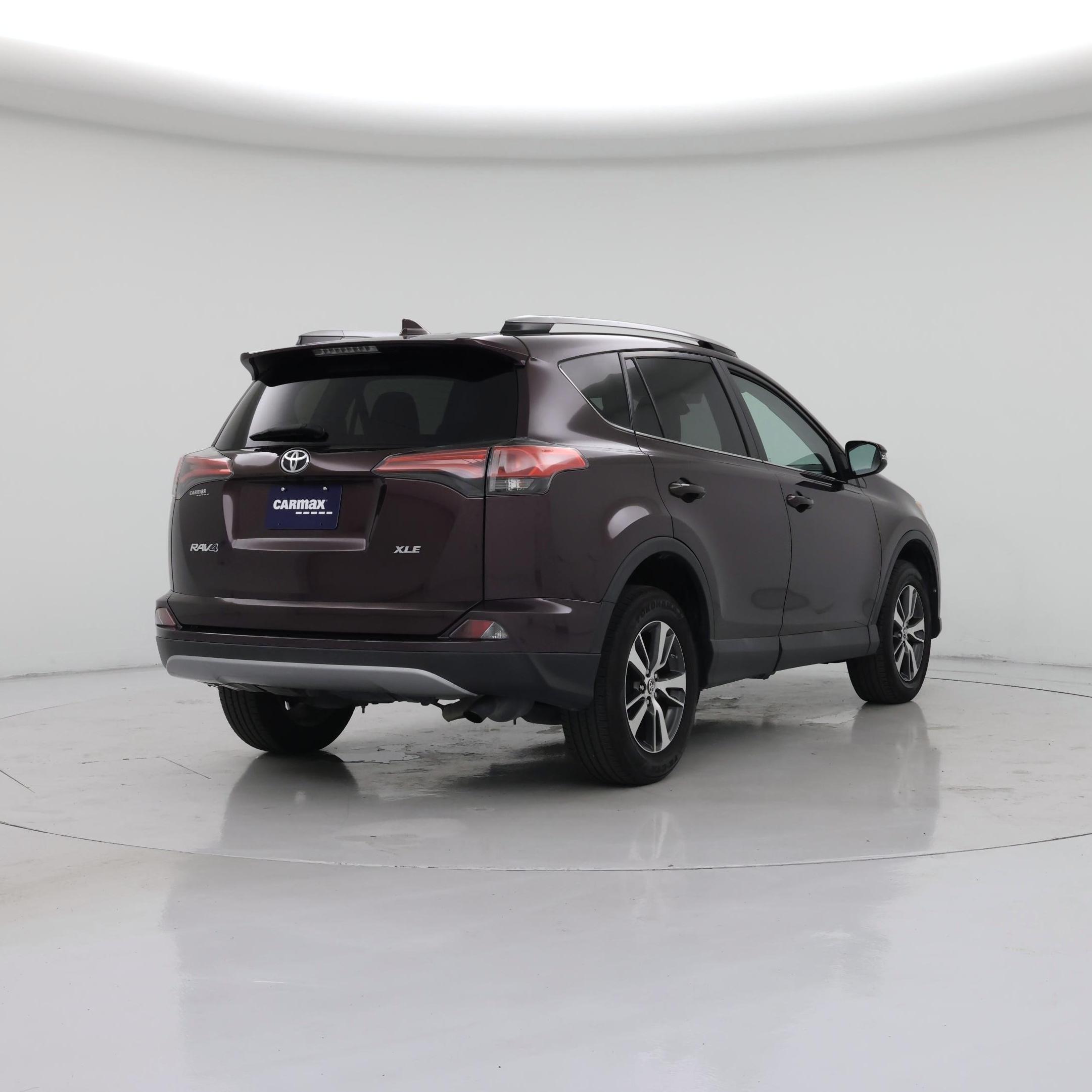 Thumbnail: 2018 Toyota RAV4 - 8
