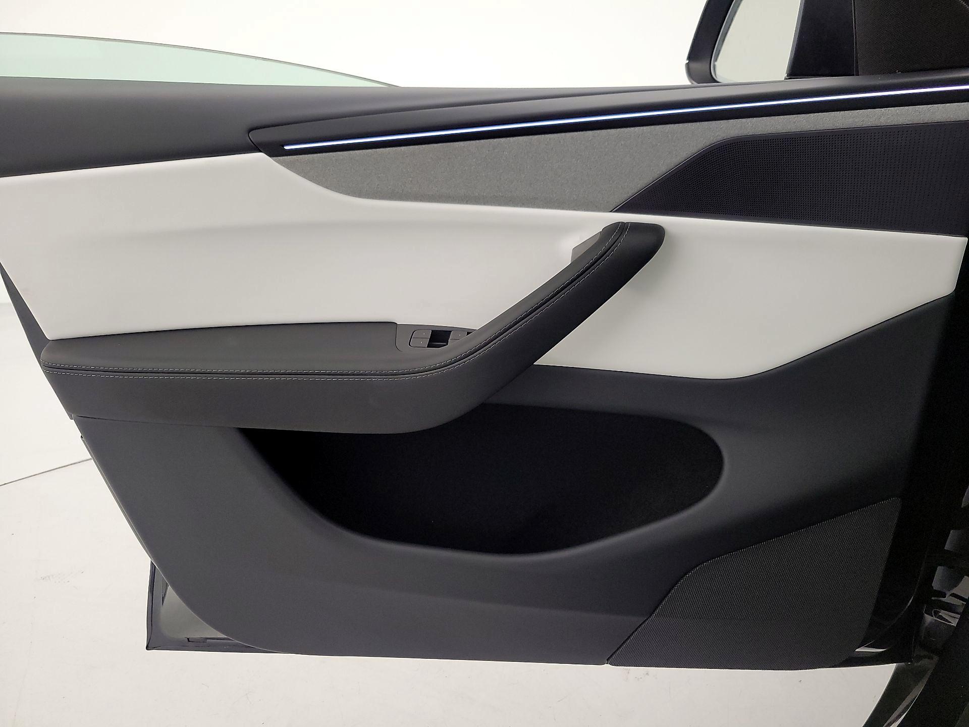 Thumbnail: 2026 Tesla Model Y - 12