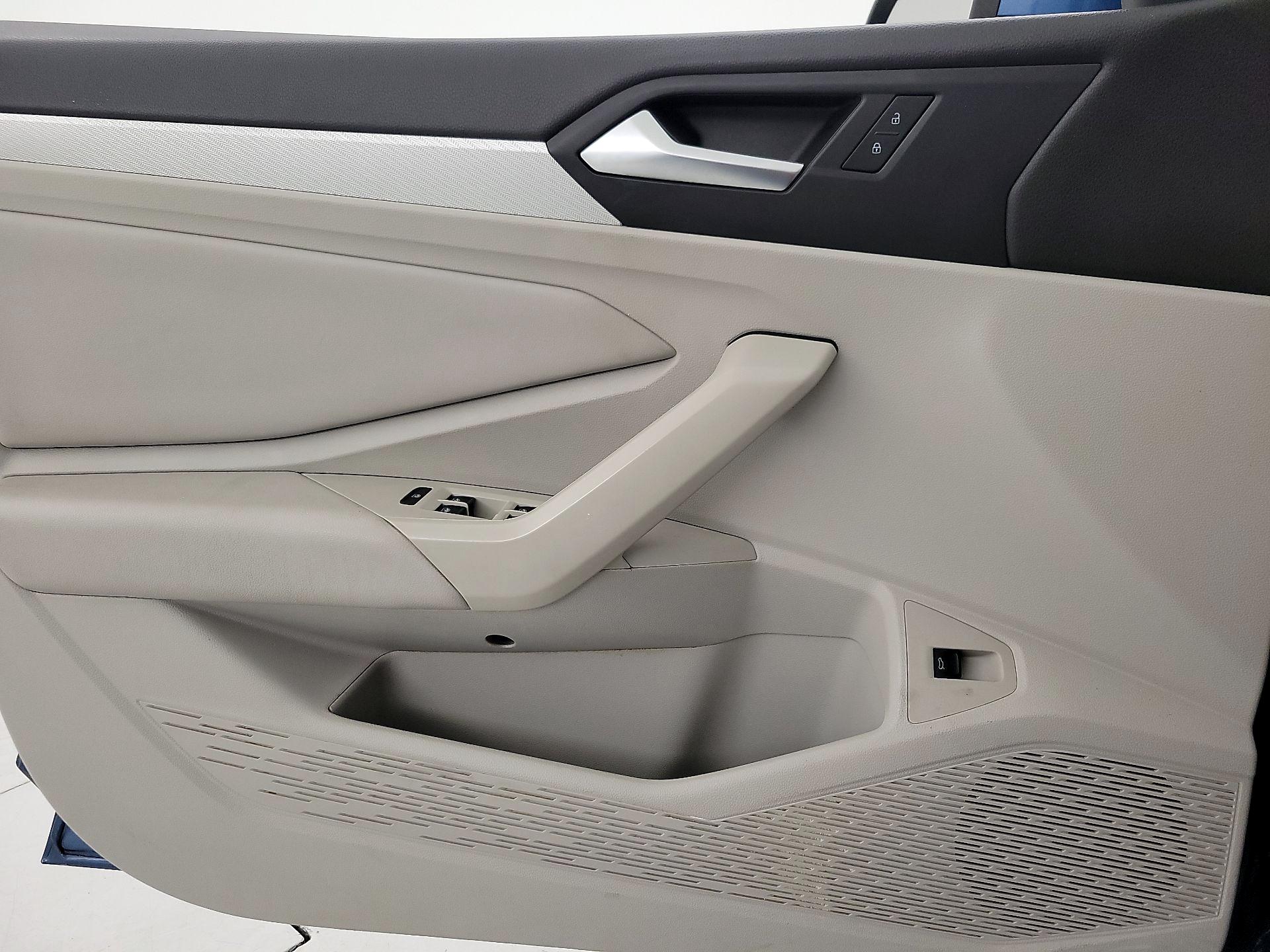 Thumbnail: 2019 Volkswagen Jetta - 12