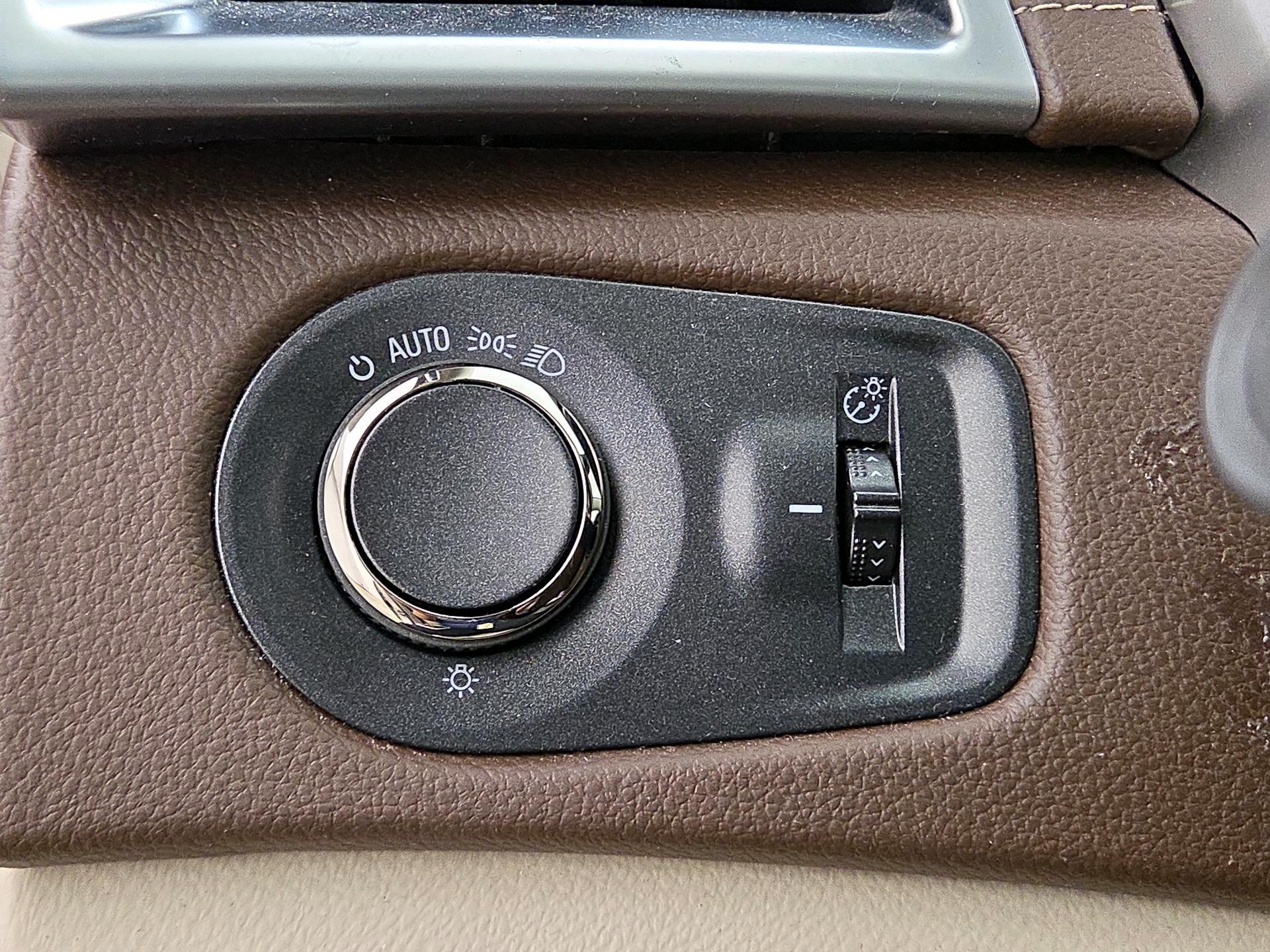 Thumbnail: 2016 Cadillac SRX - 13
