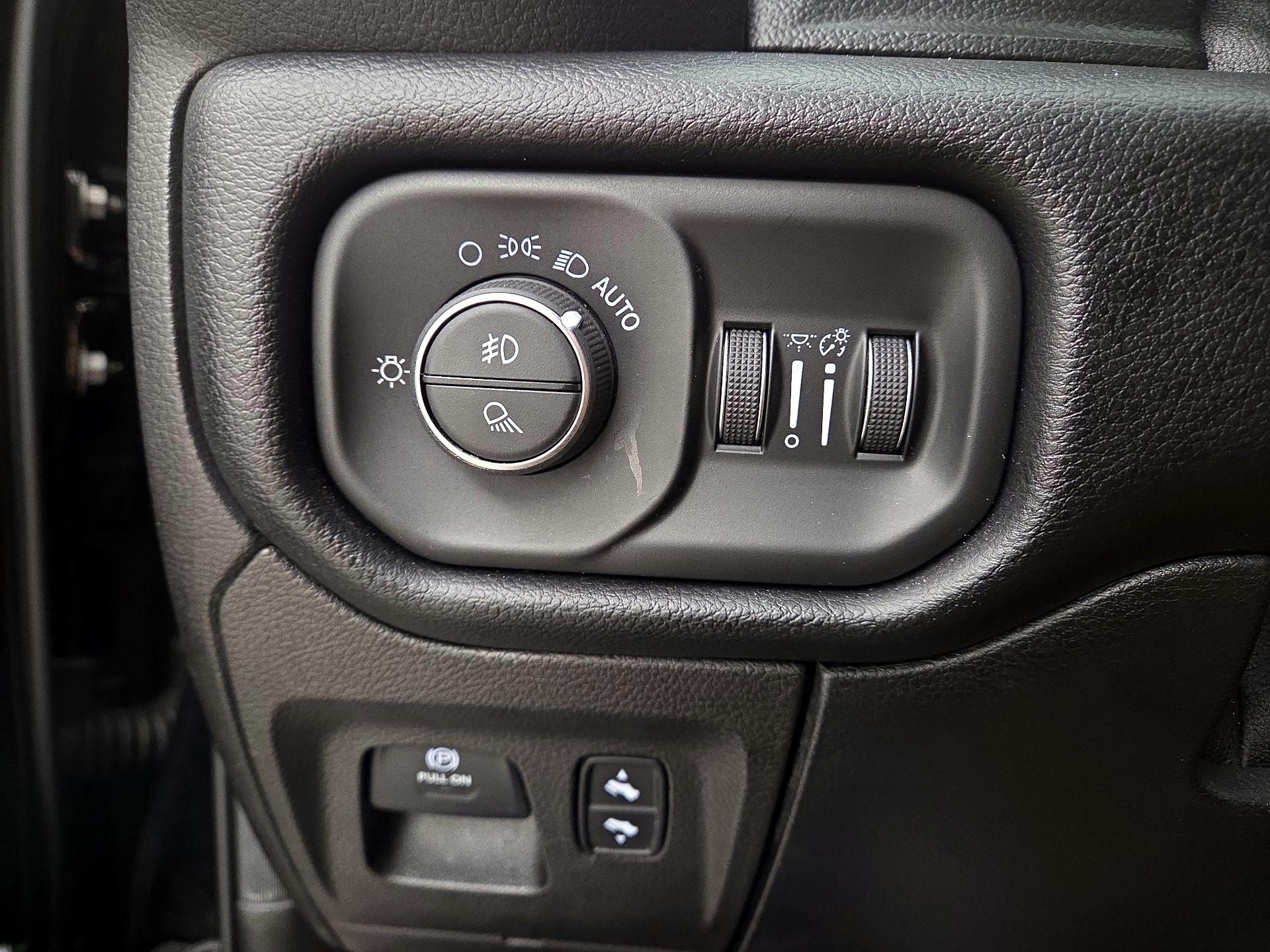 Thumbnail: 2019 RAM 1500 - 13