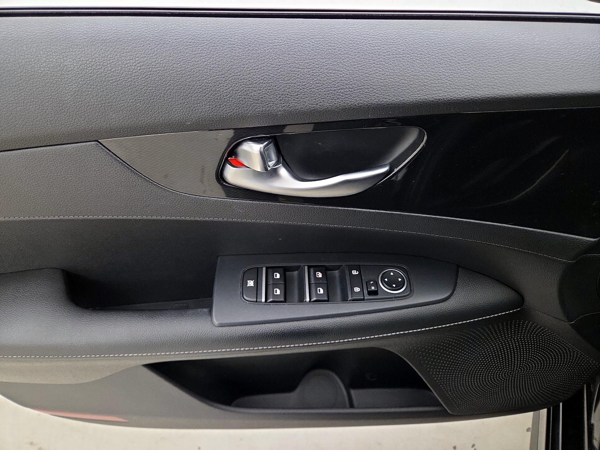 Thumbnail: 2020 Kia Forte - 12