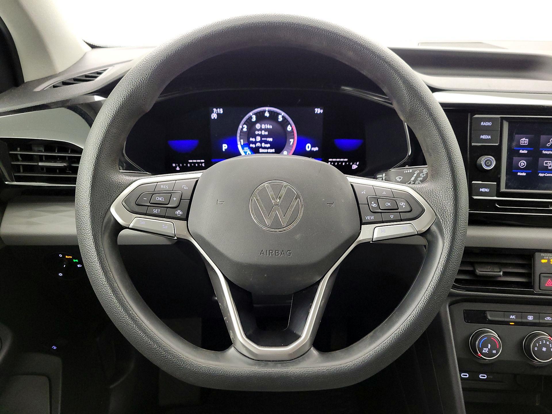 Thumbnail: 2022 Volkswagen Taos - 10