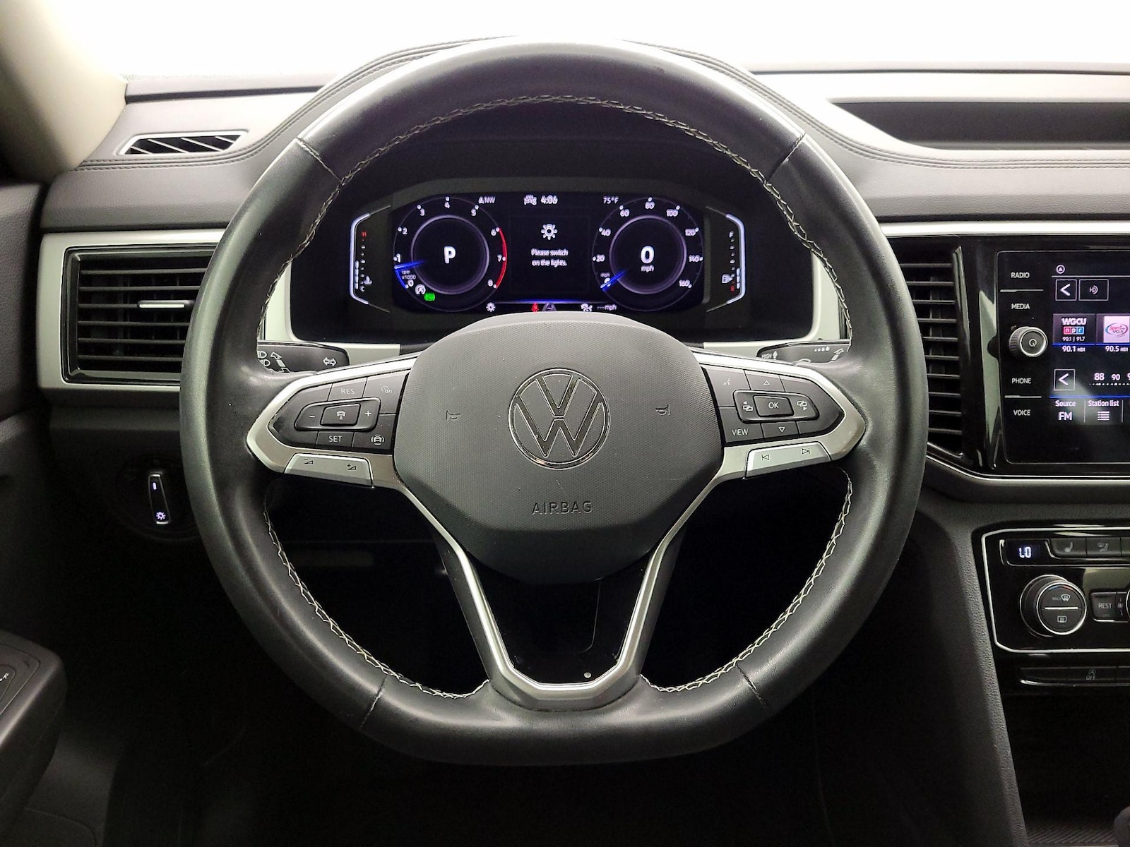 2022 Volkswagen Atlas SE w/Tech - Photo 11