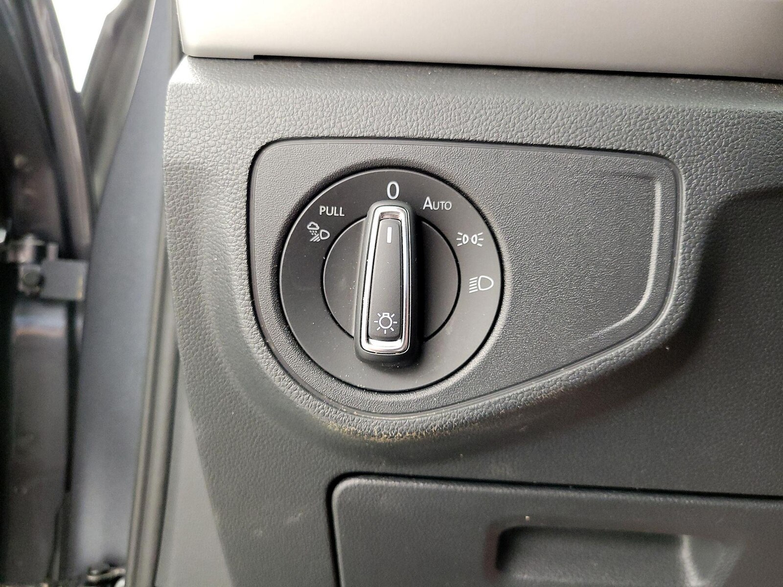 2022 Volkswagen Atlas SE w/Tech - Photo 14