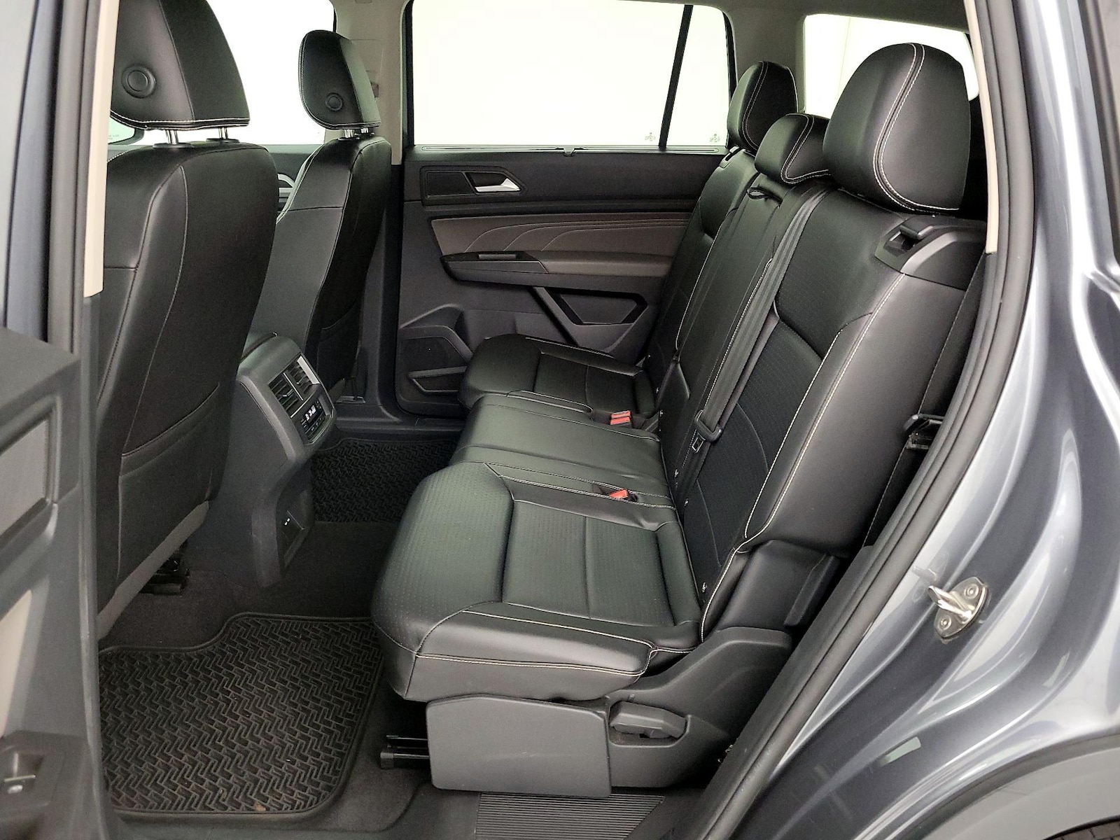 2022 Volkswagen Atlas SE w/Tech - Photo 20