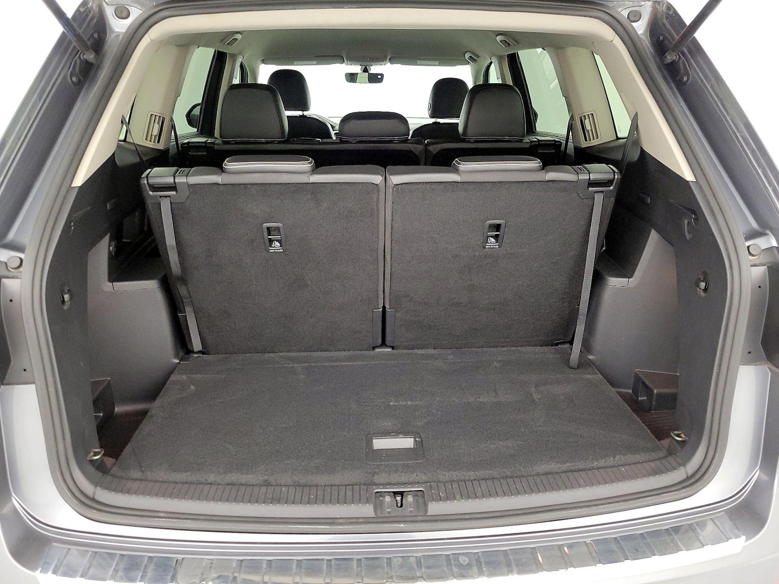 2022 Volkswagen Atlas SE w/Tech - Photo 22