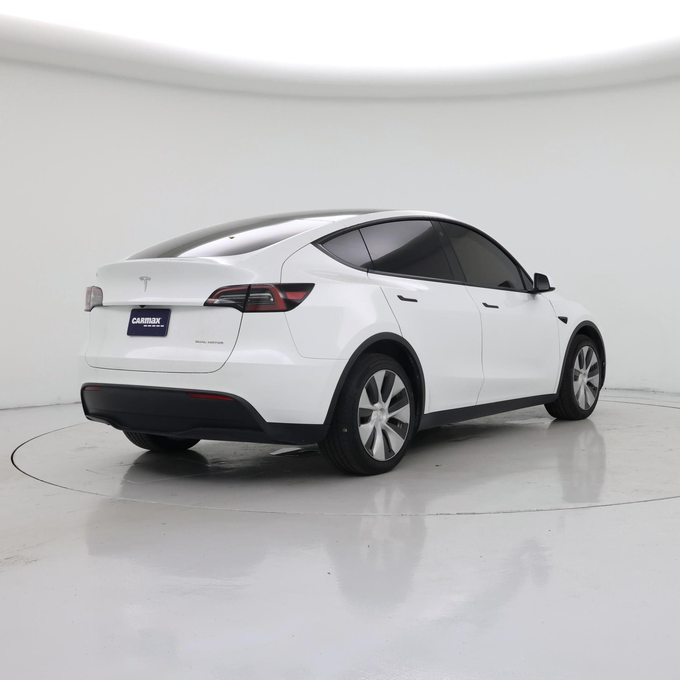 Thumbnail: 2023 Tesla Model Y - 8