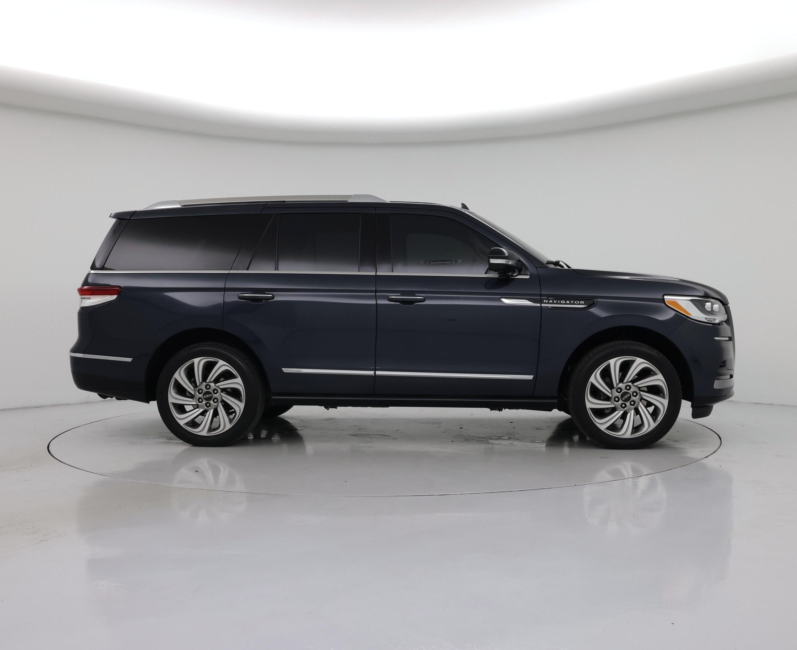 Thumbnail: 2022 Lincoln Navigator - 7