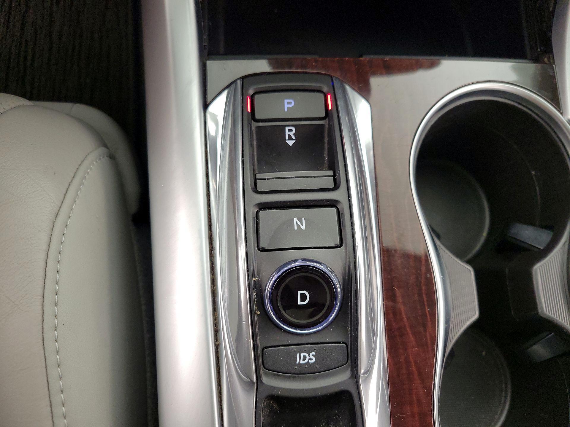 Thumbnail: 2015 Acura TLX - 18