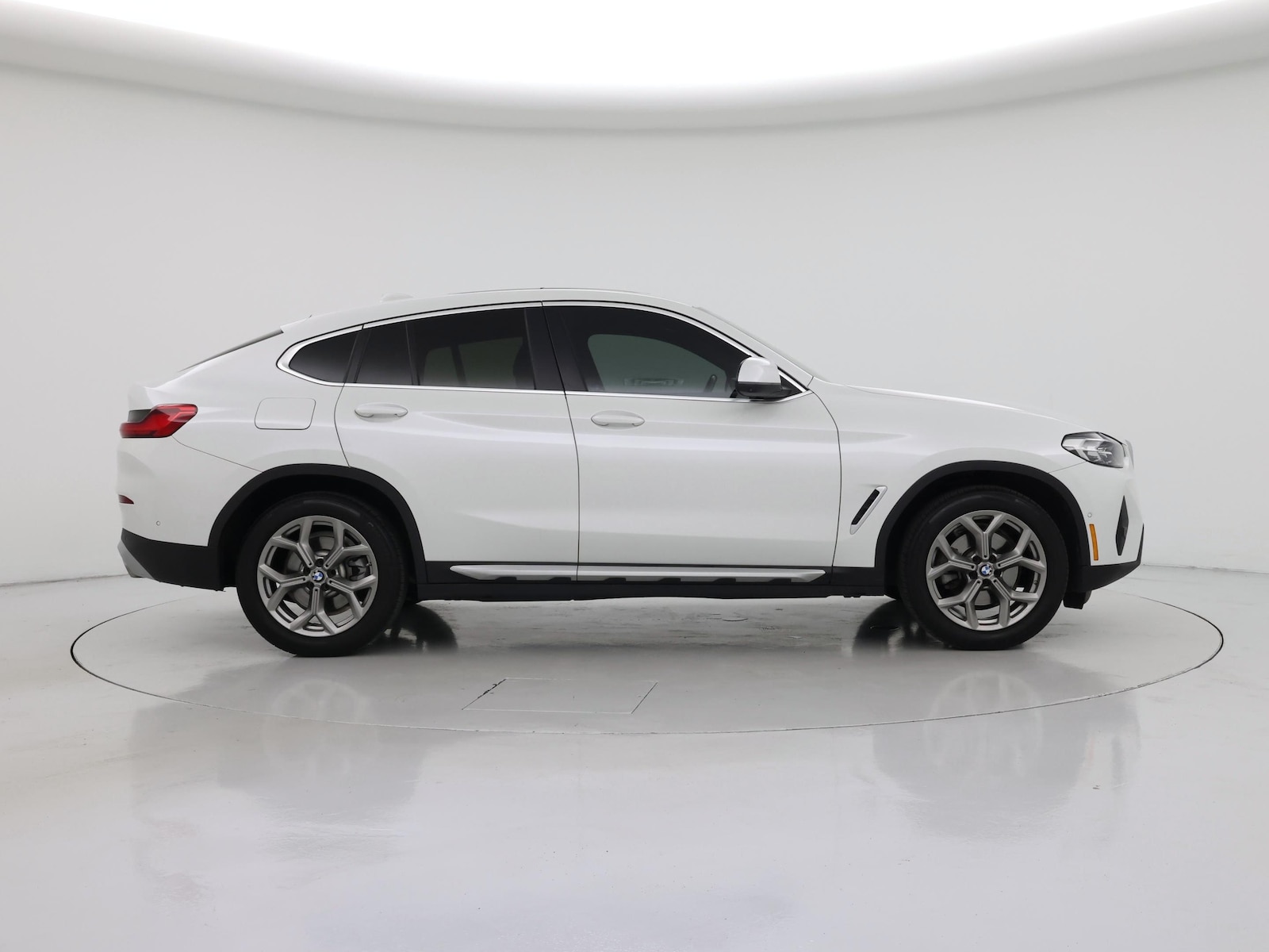 2024 BMW X4 30i - Photo 8