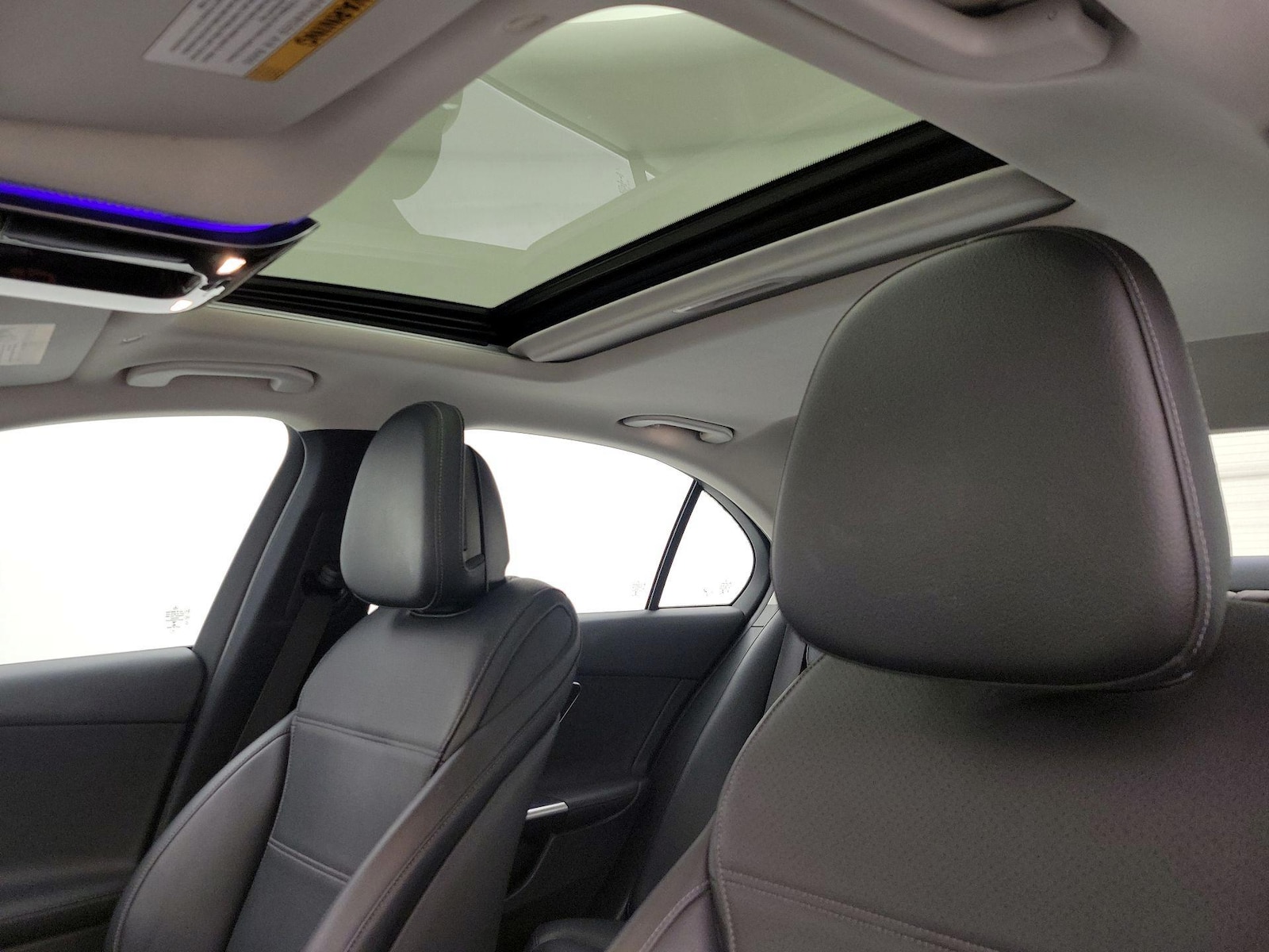 Sunroof(s) & Overhead Airbags