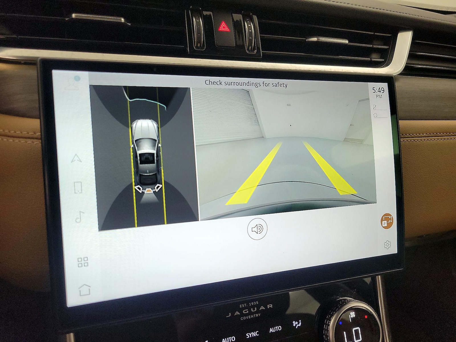 2023 Jaguar XF SE - Photo 16