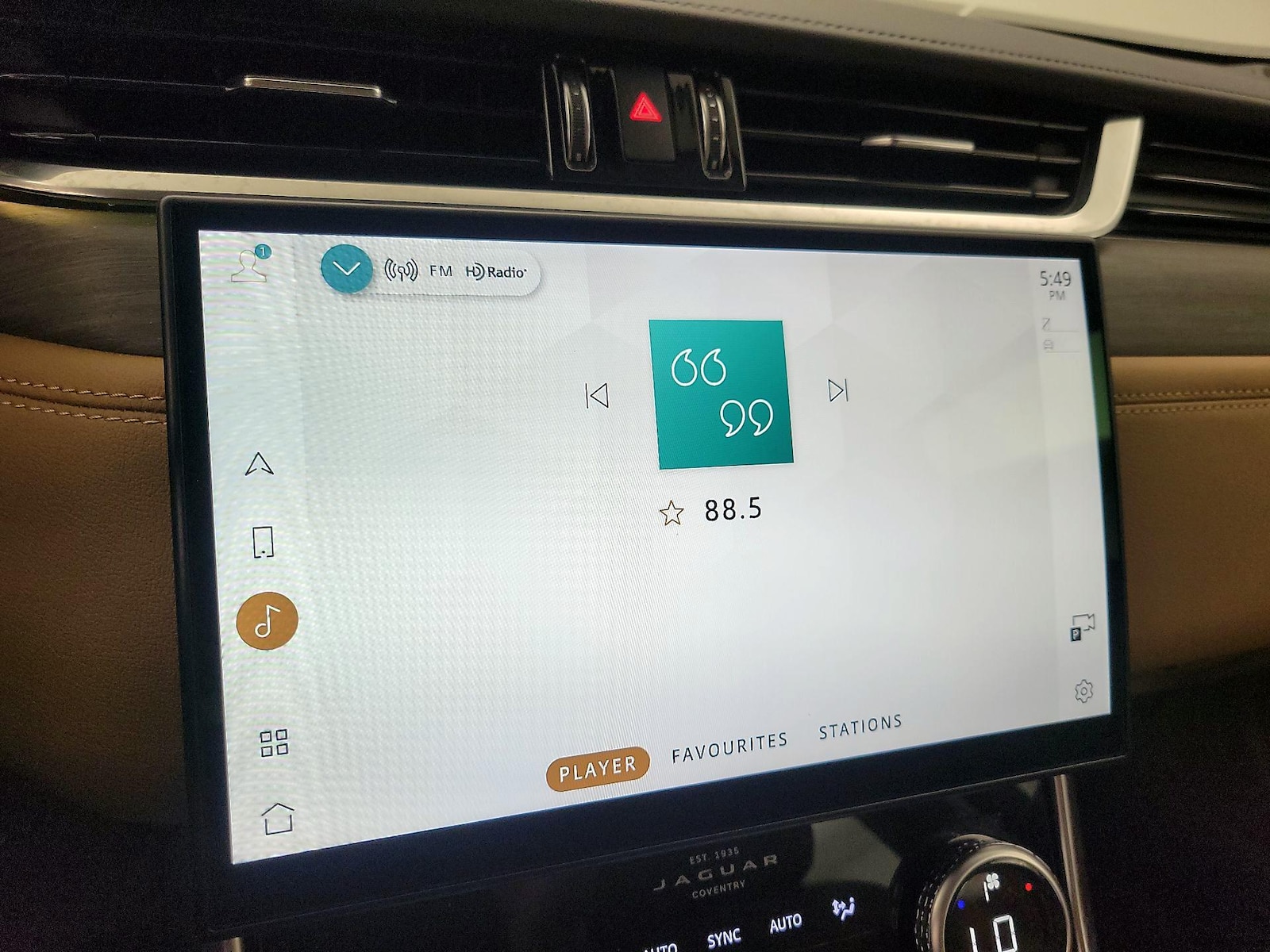 2023 Jaguar XF SE - Photo 17