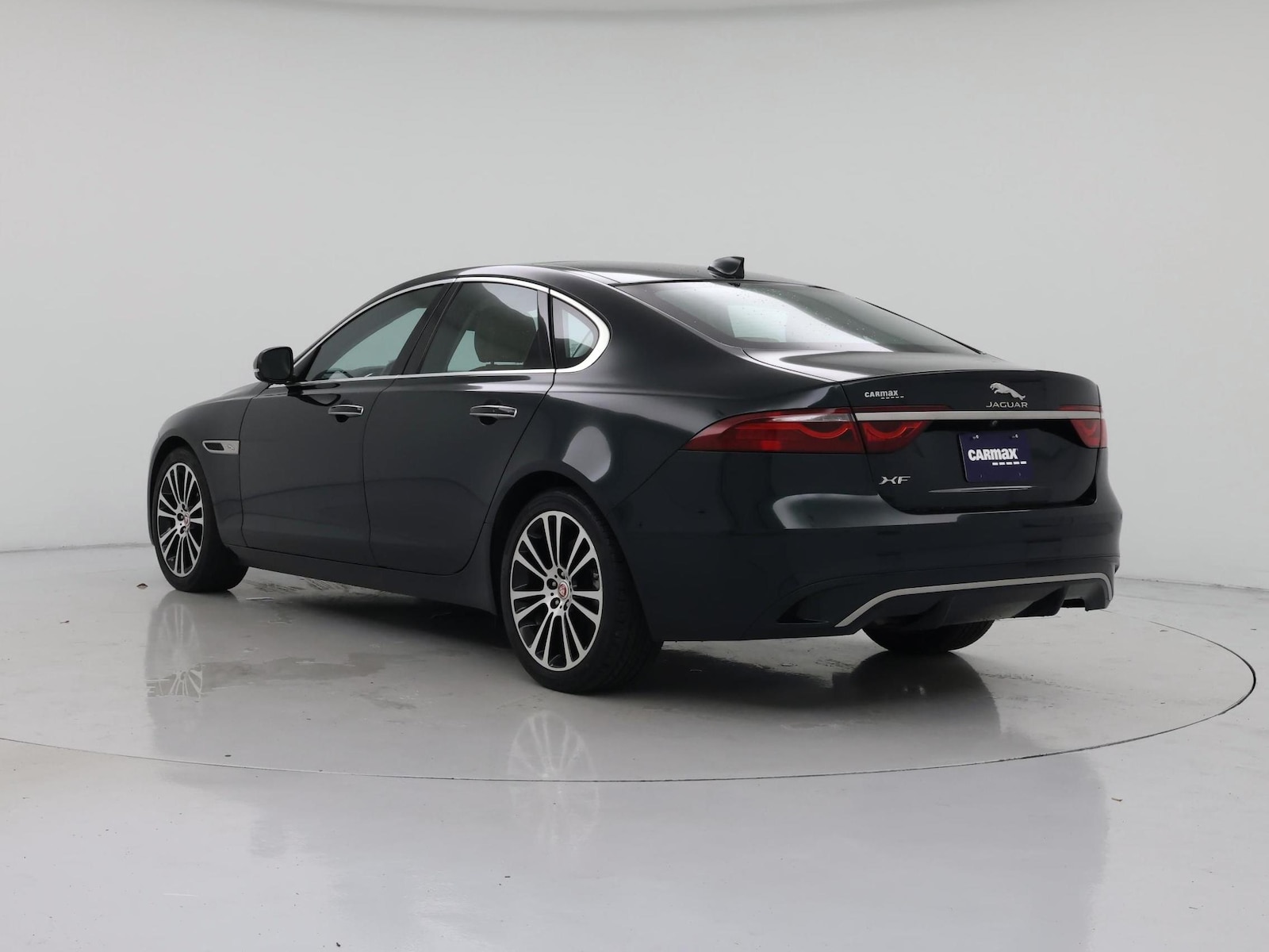 2023 Jaguar XF SE - Photo 3