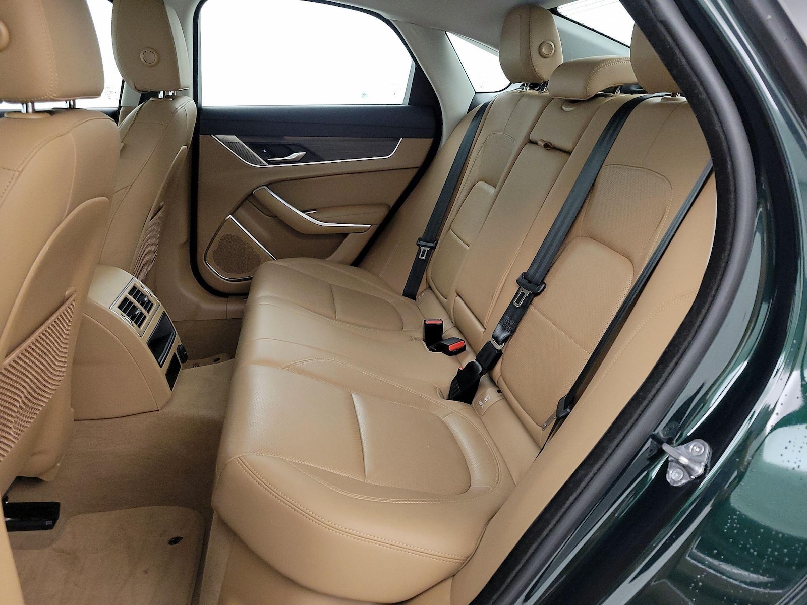 2023 Jaguar XF SE - Photo 22