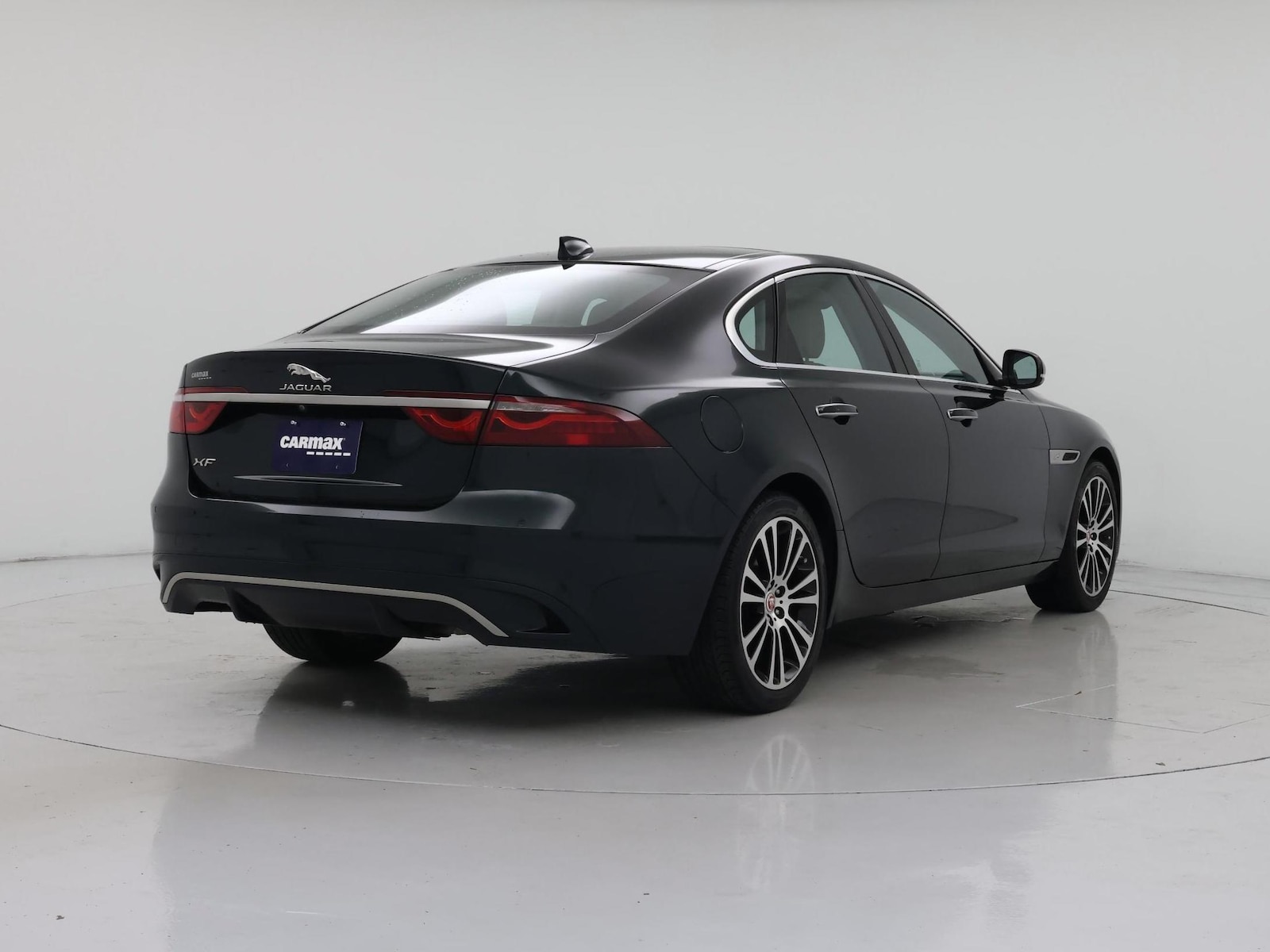 2023 Jaguar XF SE - Photo 9