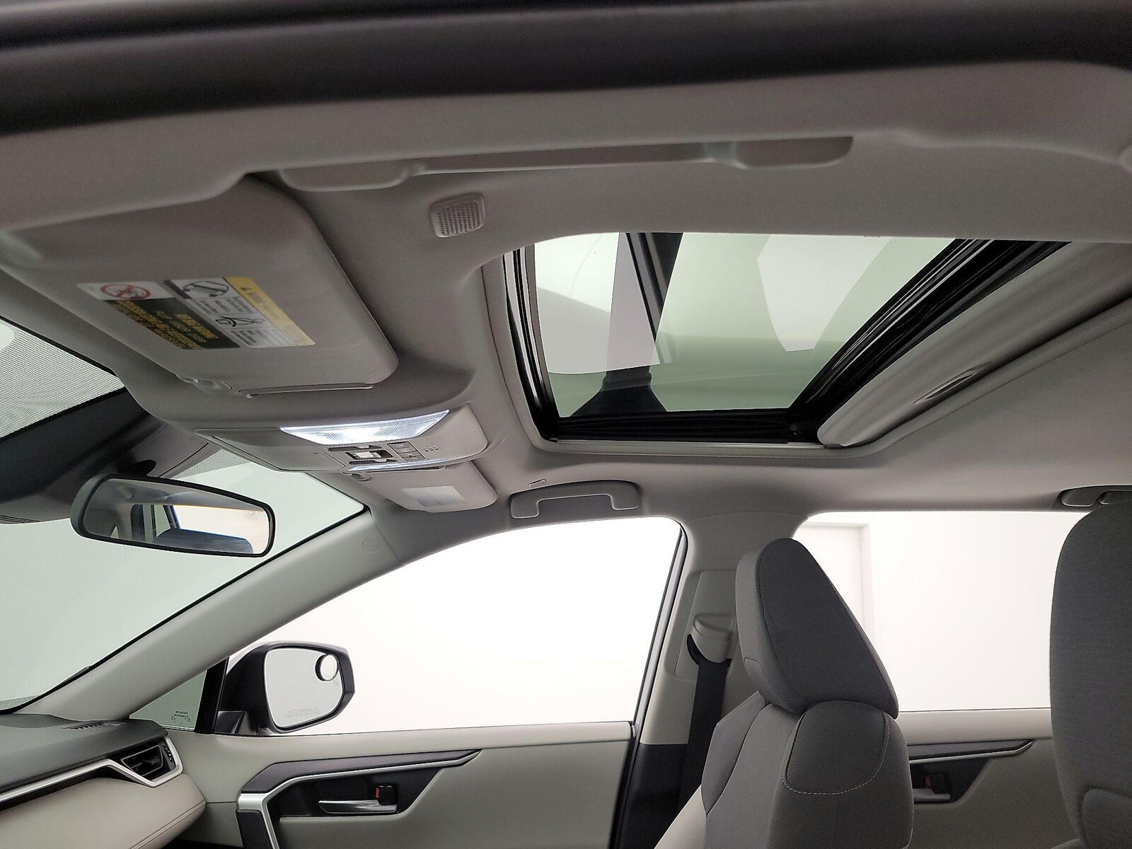 Sunroof(s) & Overhead Airbags