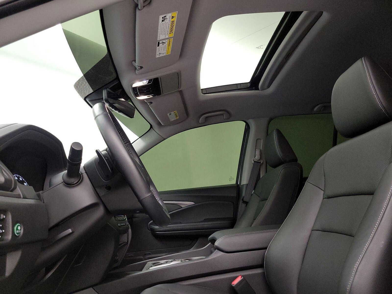 Sunroof(s) & Overhead Airbags