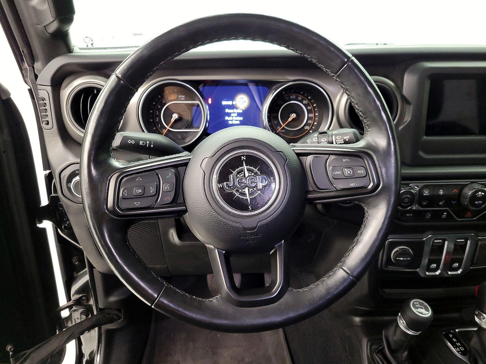 2022 Jeep Wrangler Willys - Photo 11