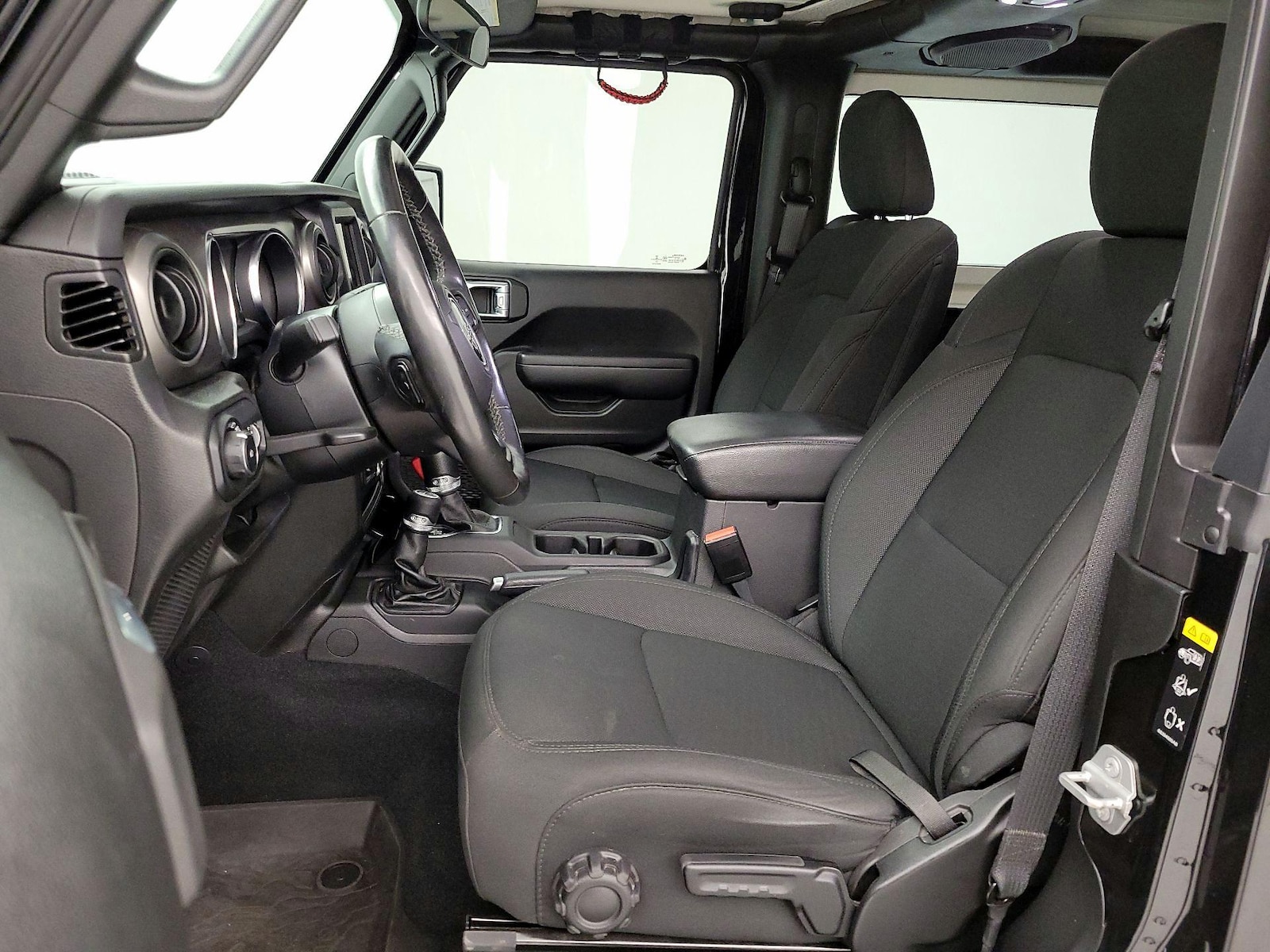 2022 Jeep Wrangler Willys - Photo 12