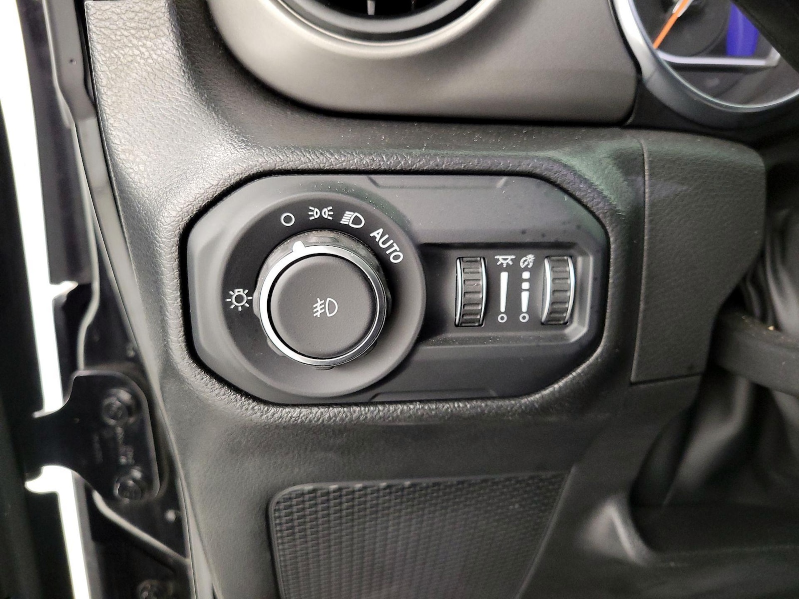 2022 Jeep Wrangler Willys - Photo 14