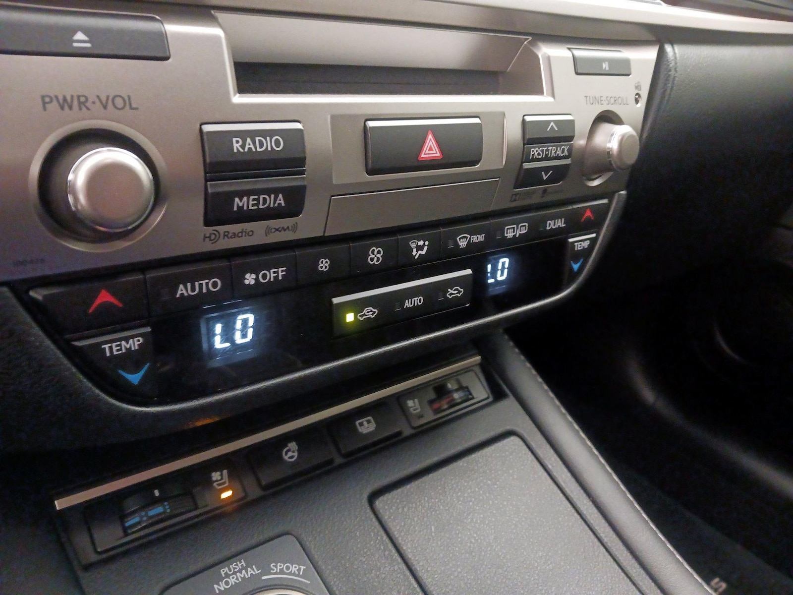 2016 Lexus ES 350 - Photo 18