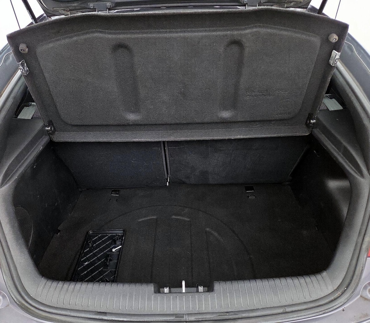 Trunk/Cargo (Seats Up)