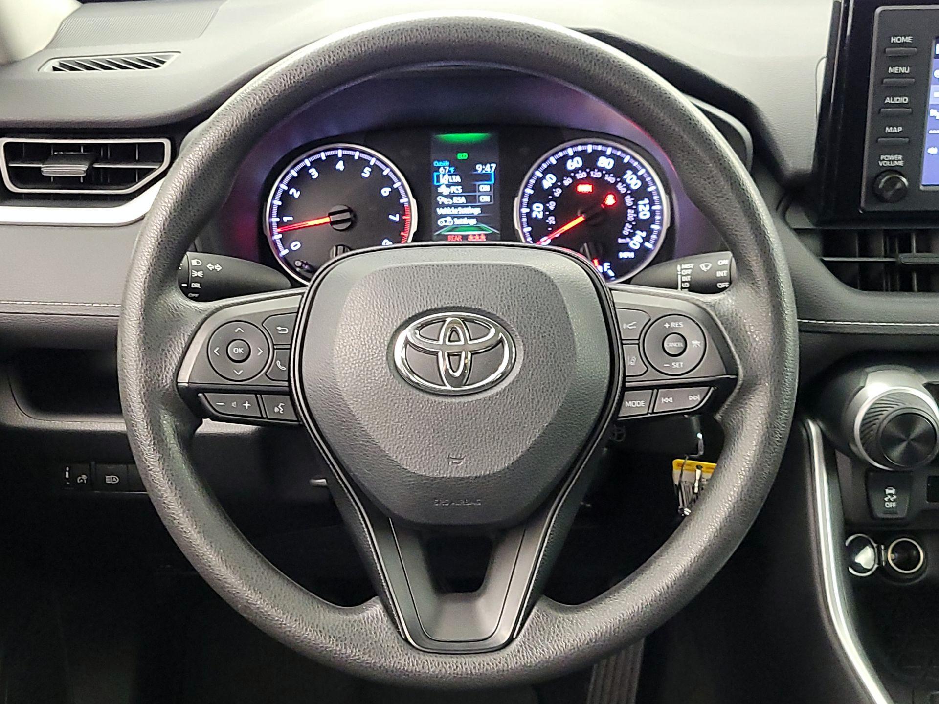 Thumbnail: 2019 Toyota RAV4 - 10