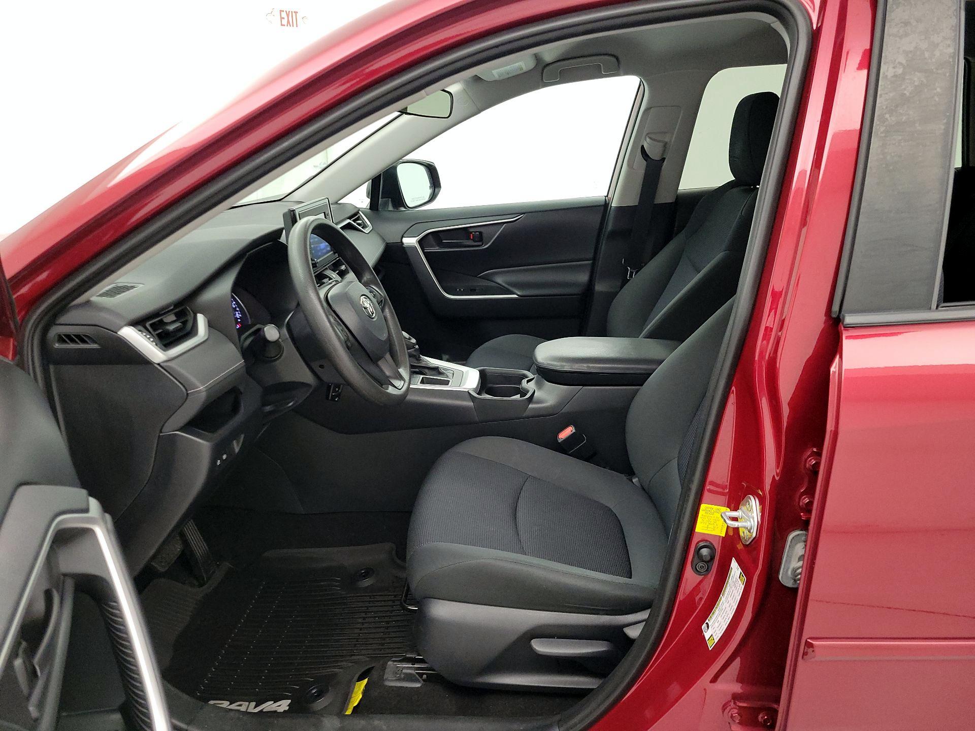 Thumbnail: 2019 Toyota RAV4 - 11