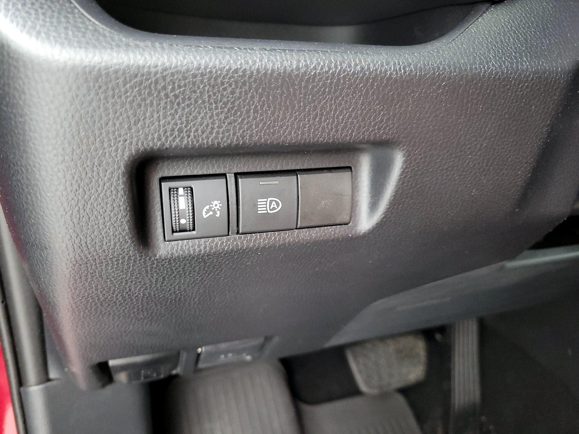 Thumbnail: 2019 Toyota RAV4 - 13