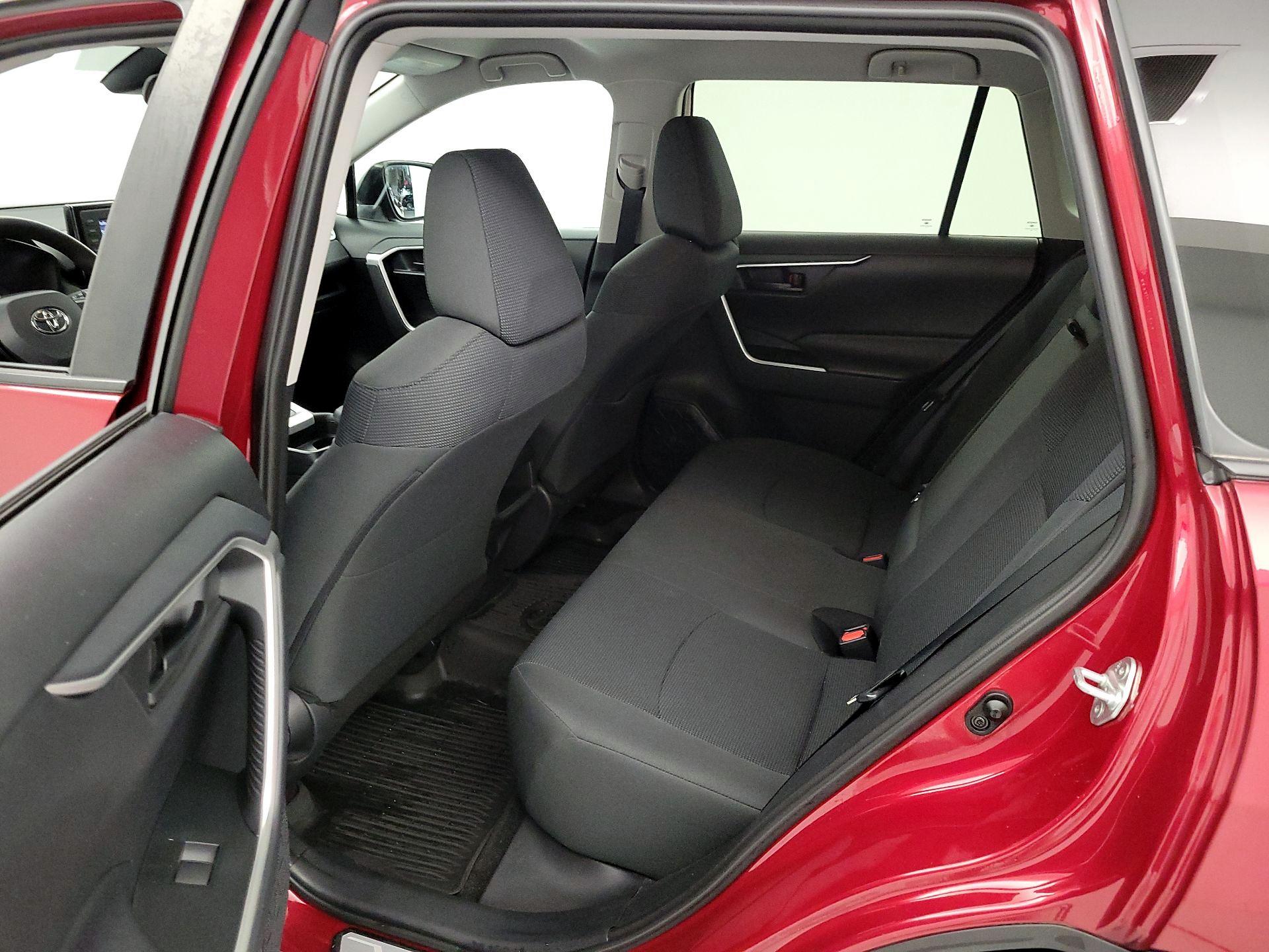 Thumbnail: 2019 Toyota RAV4 - 19