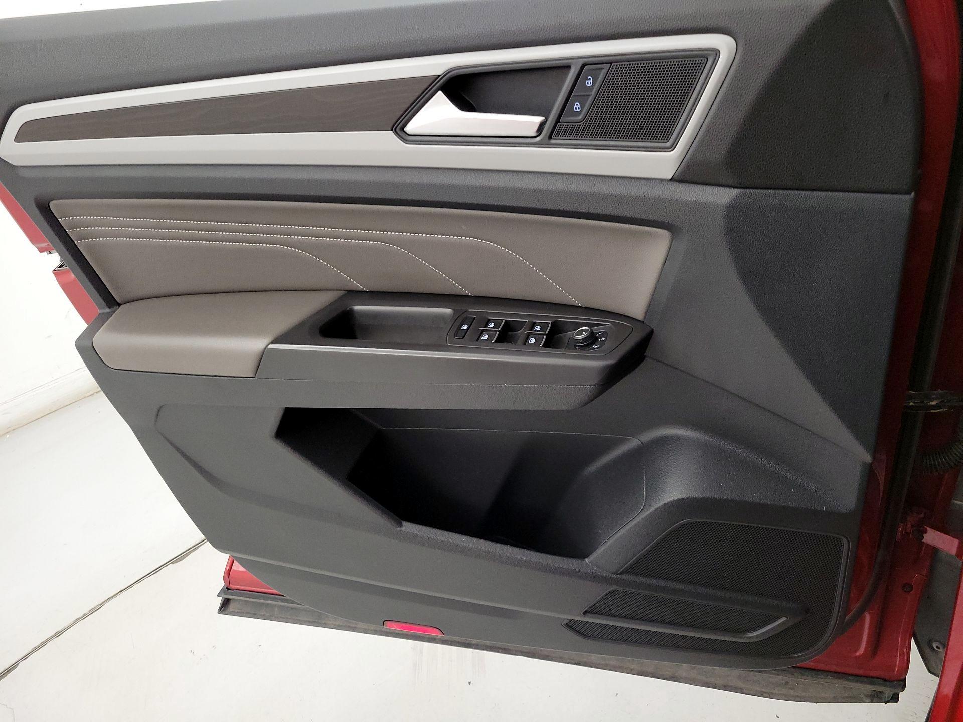 Thumbnail: 2022 Volkswagen Atlas - 12