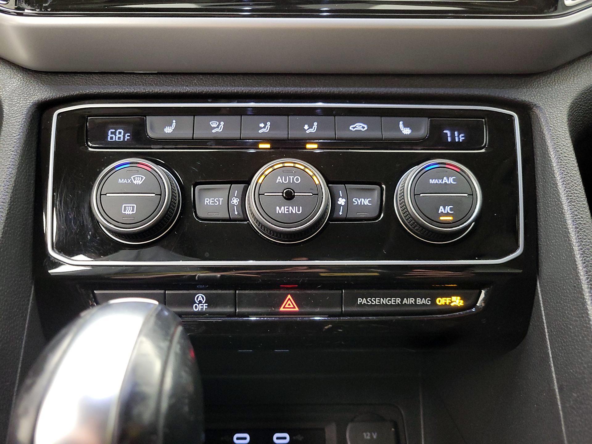 Thumbnail: 2022 Volkswagen Atlas - 16