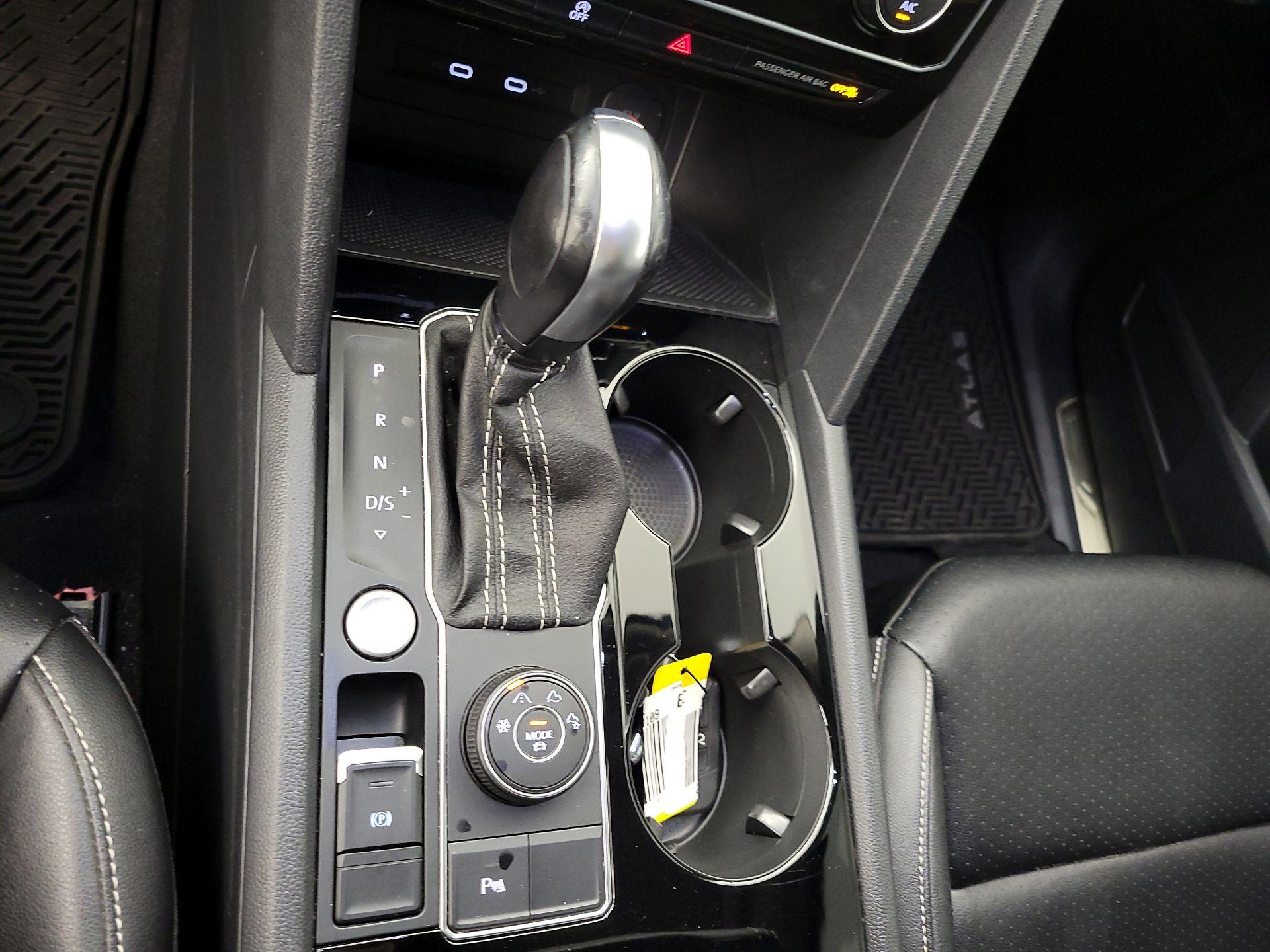 Thumbnail: 2022 Volkswagen Atlas - 17