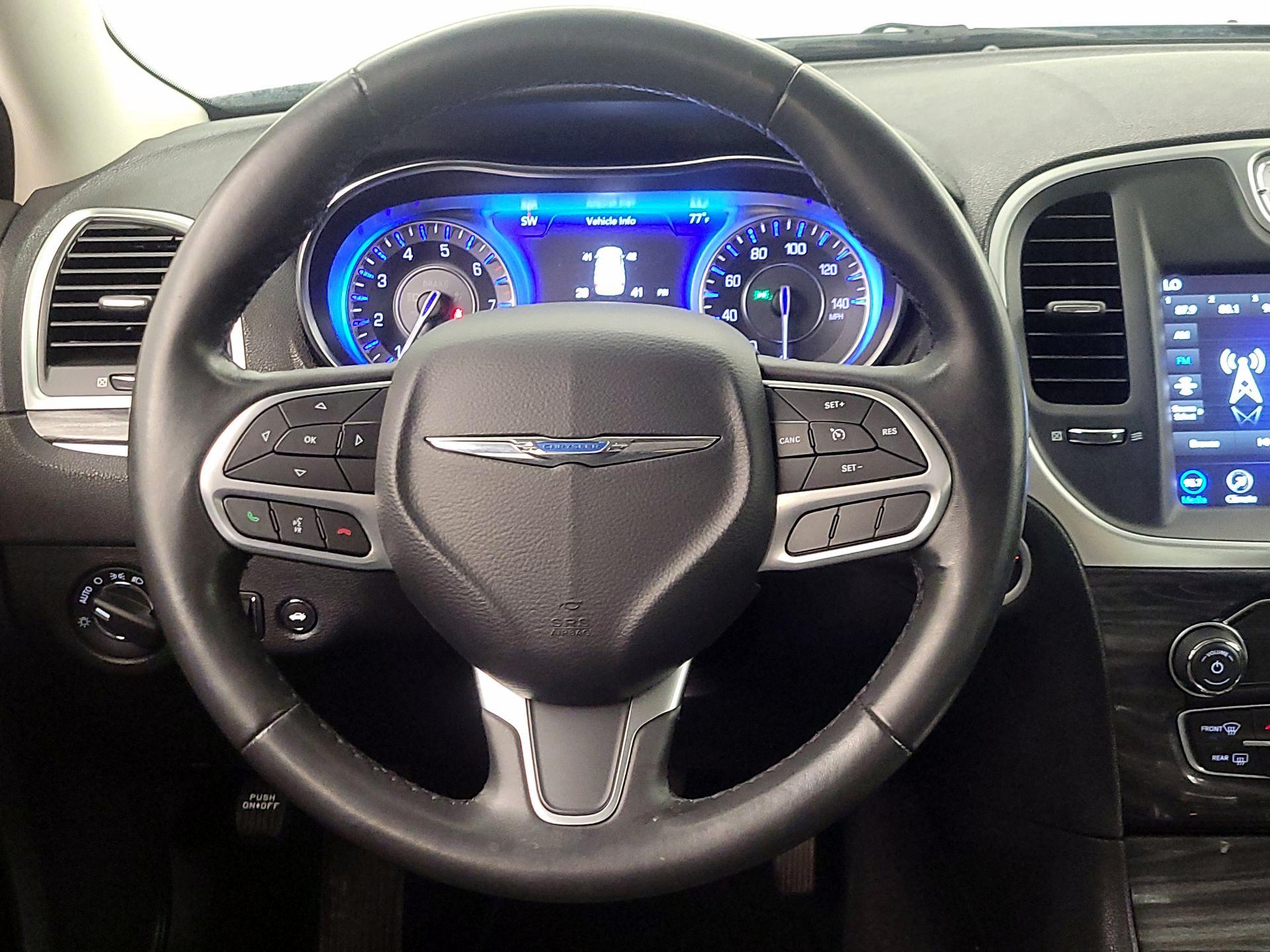 Thumbnail: 2020 Chrysler 300 - 10