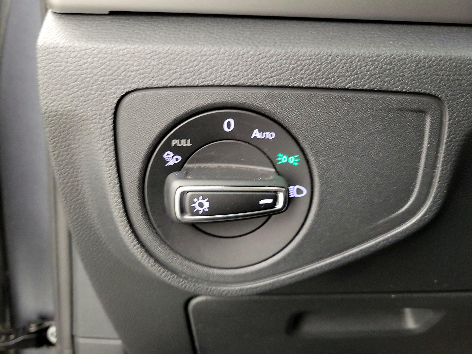 Thumbnail: 2022 Volkswagen Atlas - 13