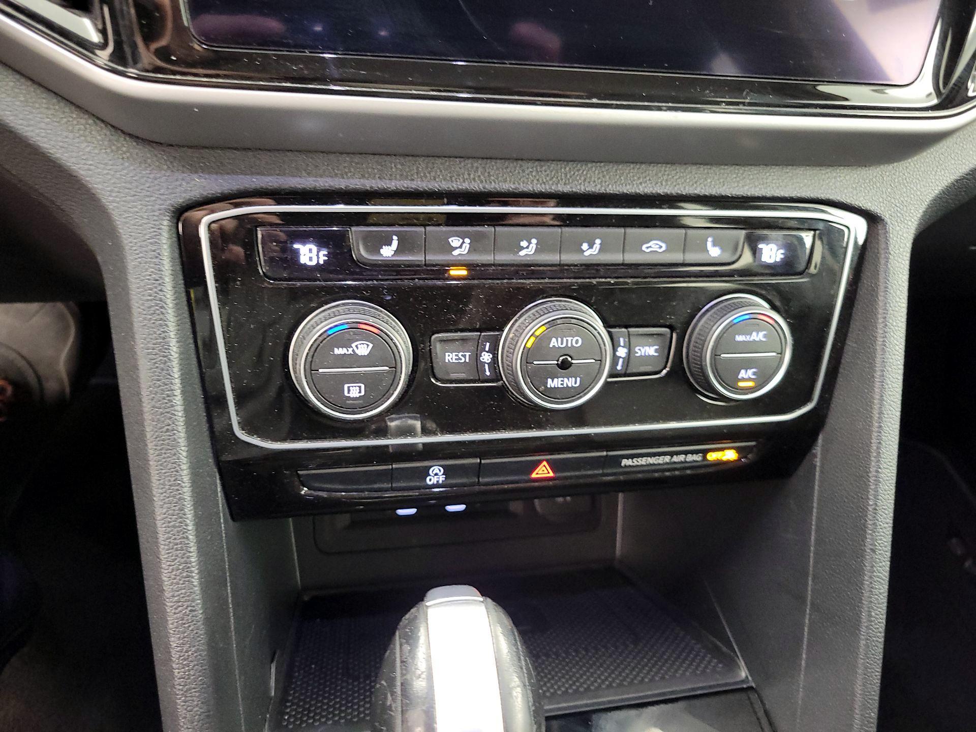 Thumbnail: 2022 Volkswagen Atlas - 16