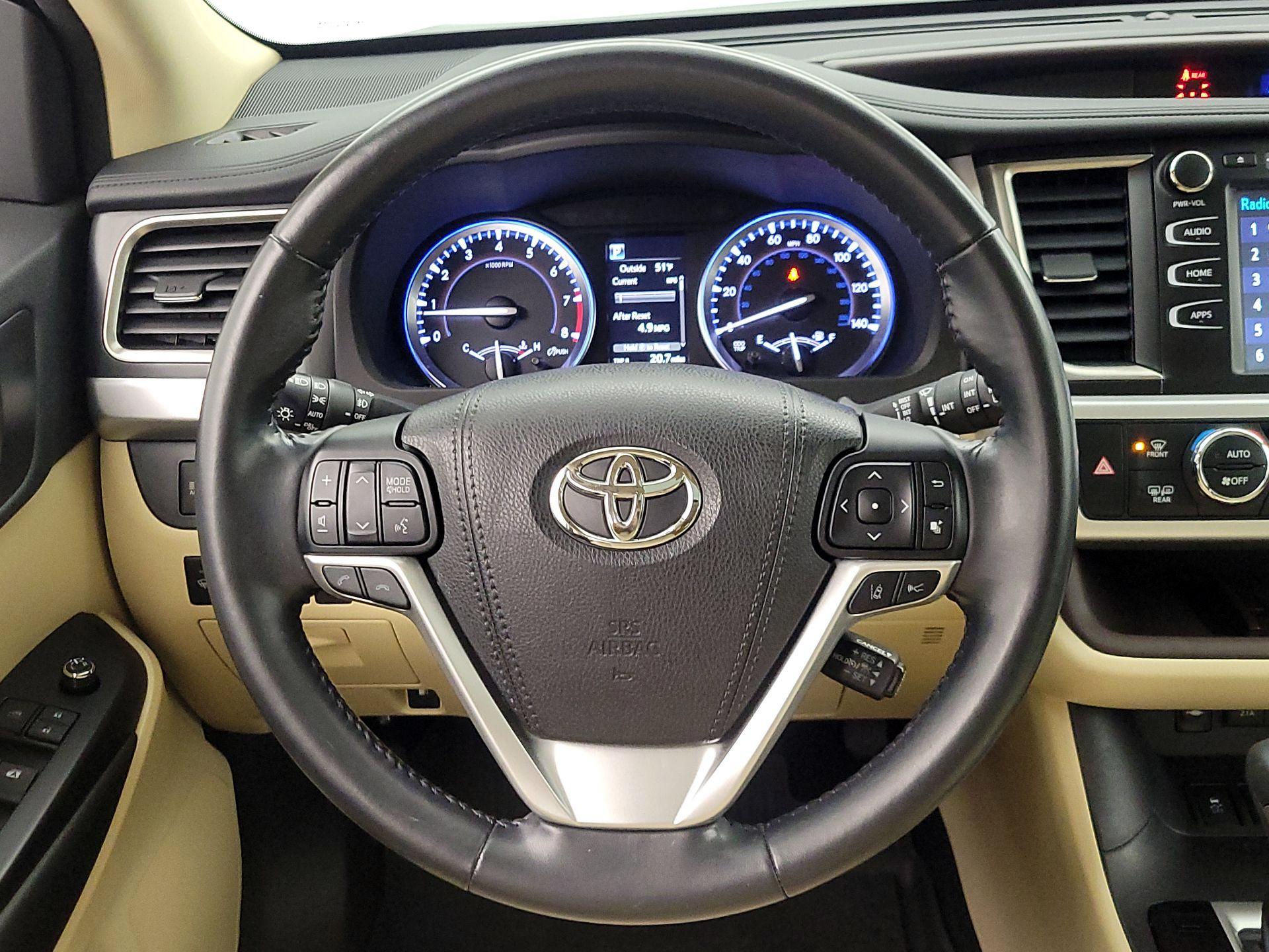 Thumbnail: 2018 Toyota Highlander - 10