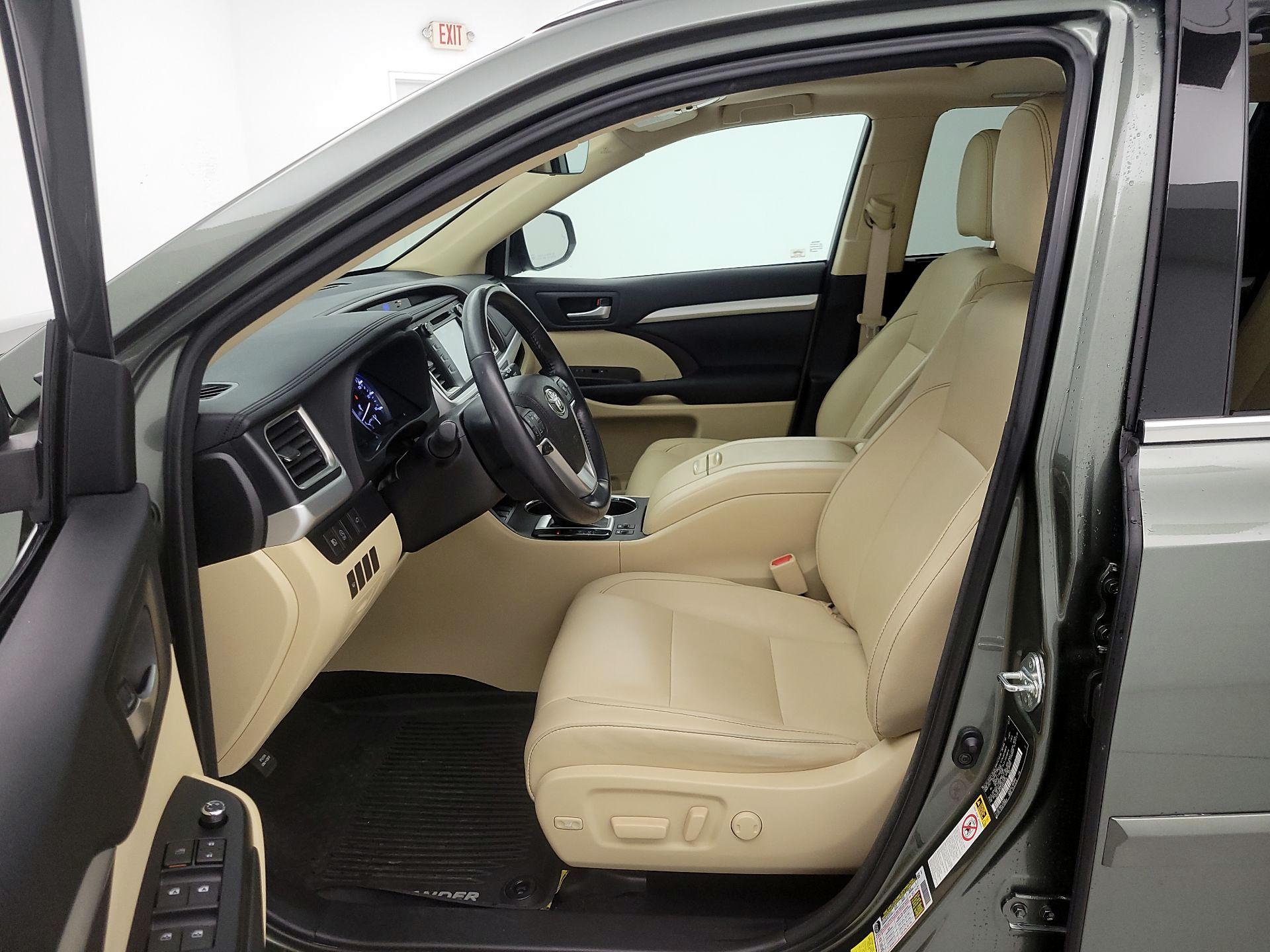 Thumbnail: 2018 Toyota Highlander - 11